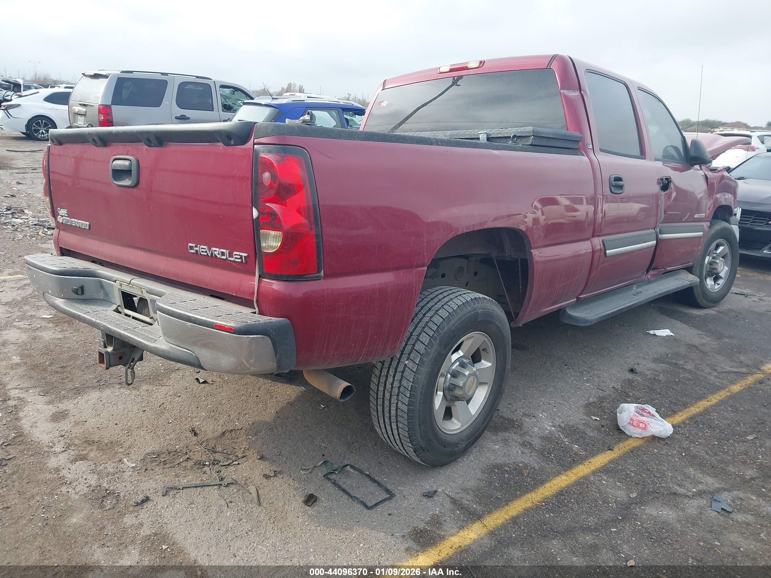 CHEVROLET SILVERADO image 4