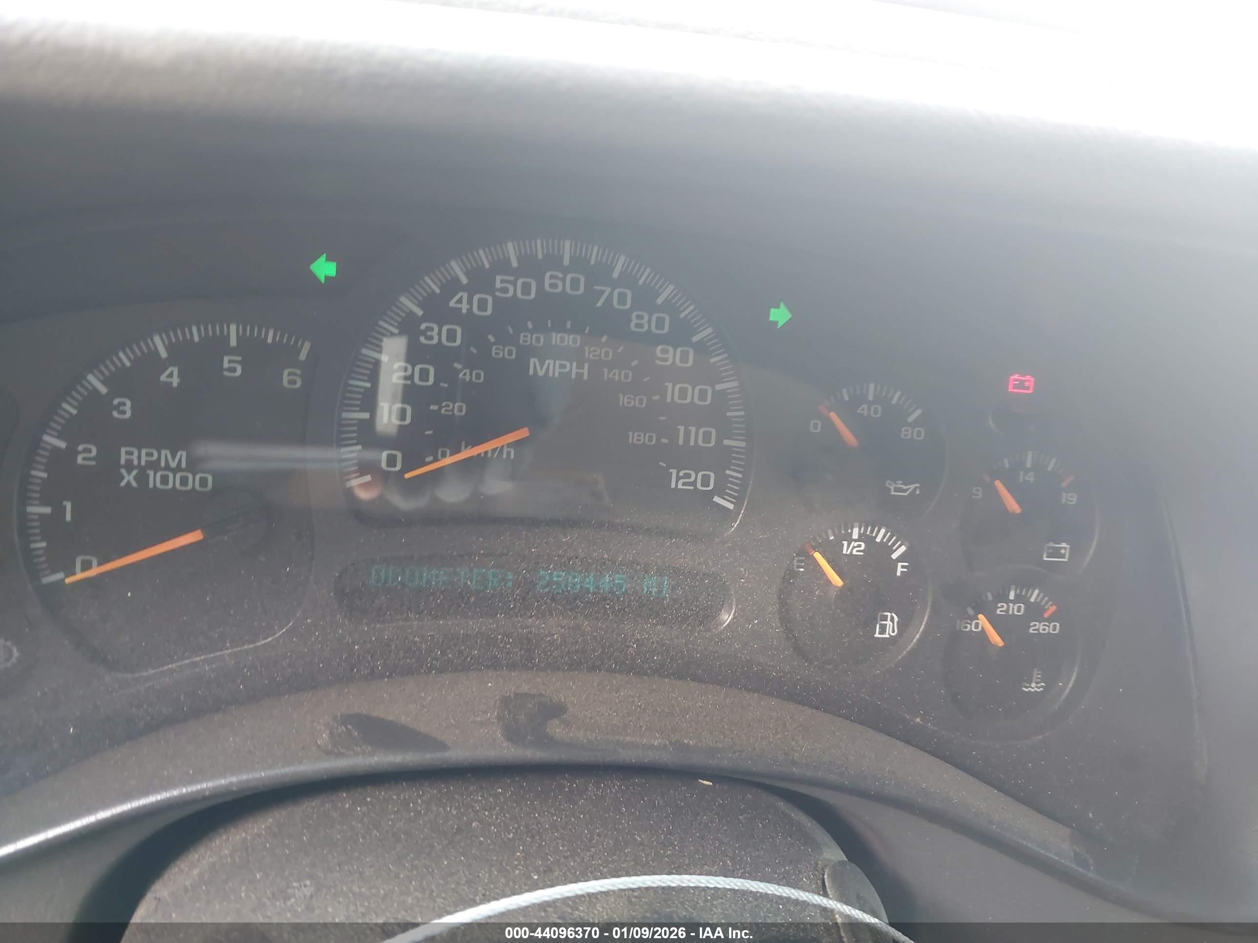CHEVROLET SILVERADO image 7