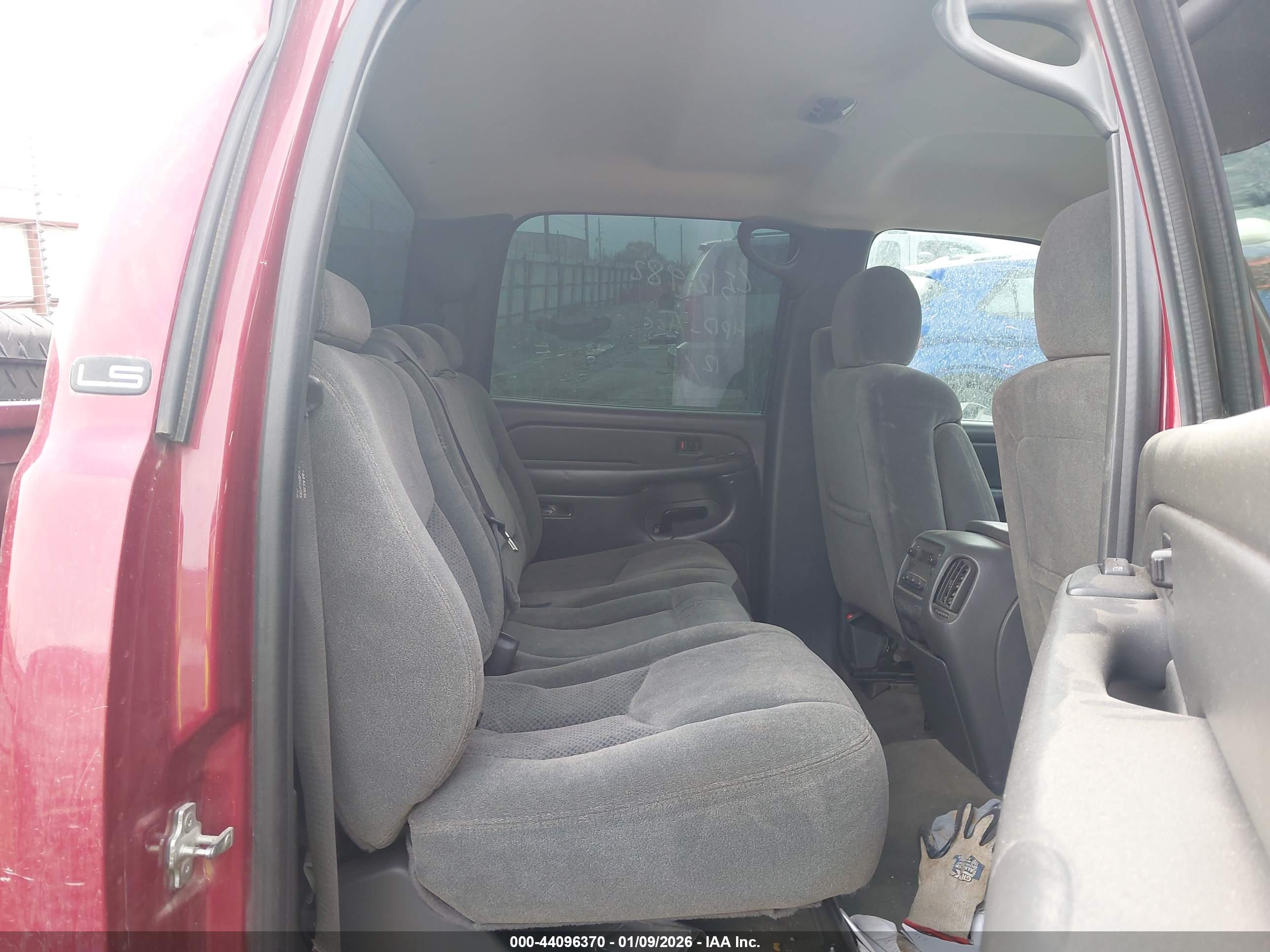 CHEVROLET SILVERADO image 8