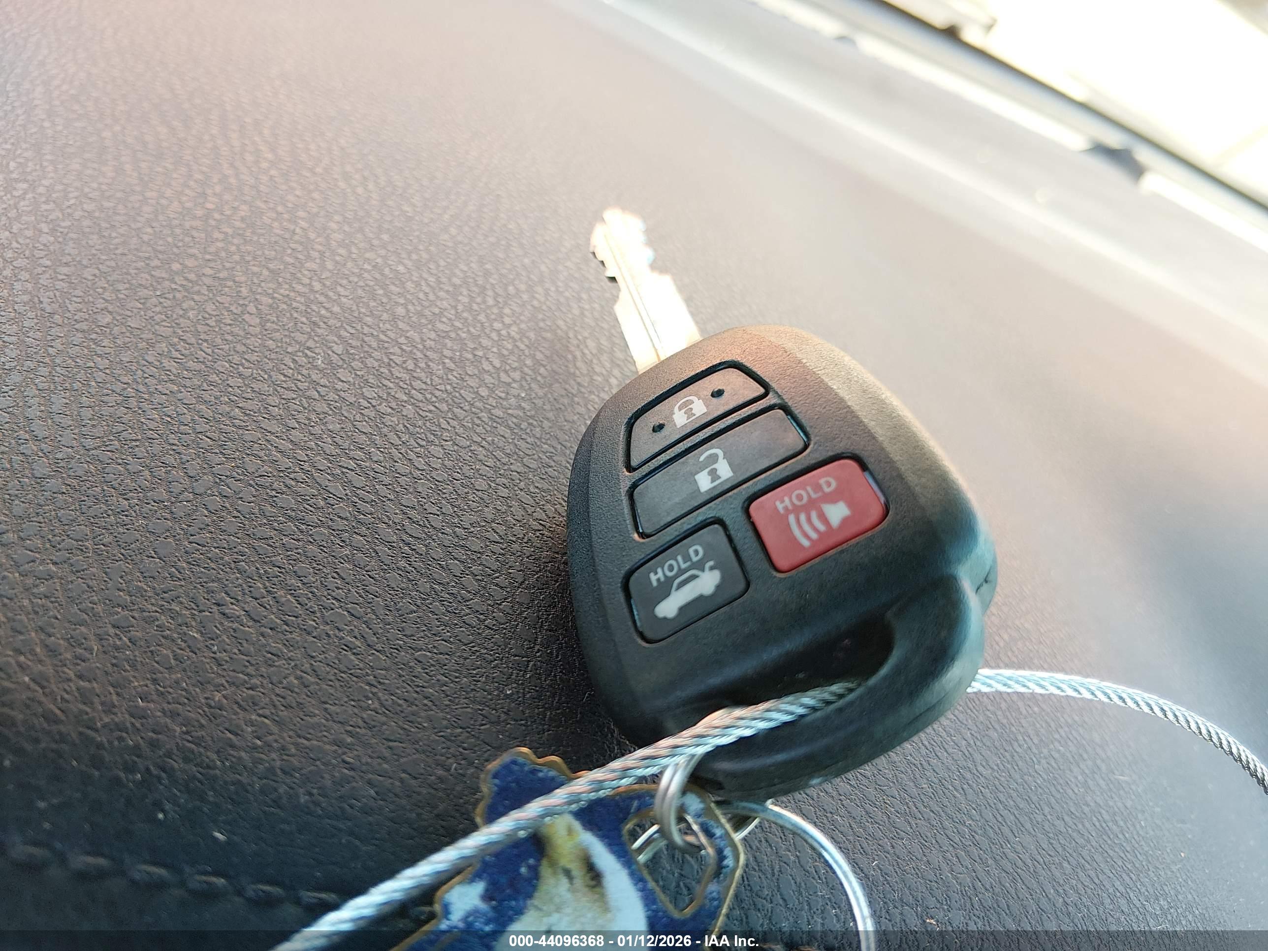 TOYOTA COROLLA image 11