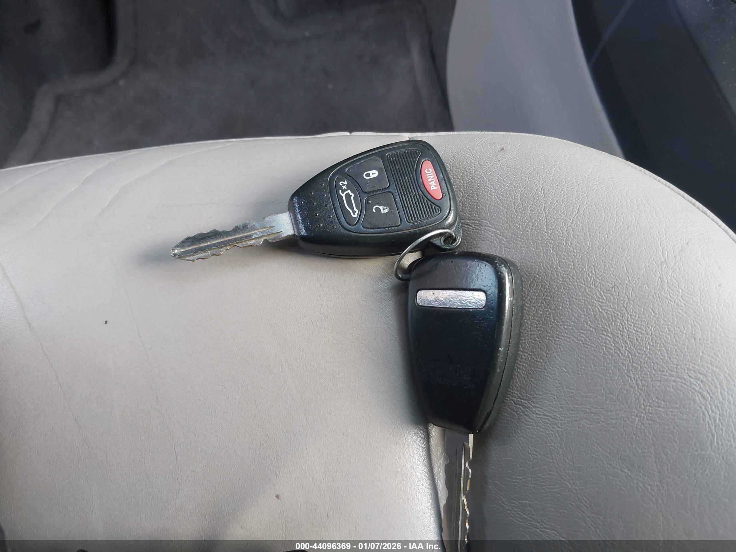 CHRYSLER PACIFICA image 11