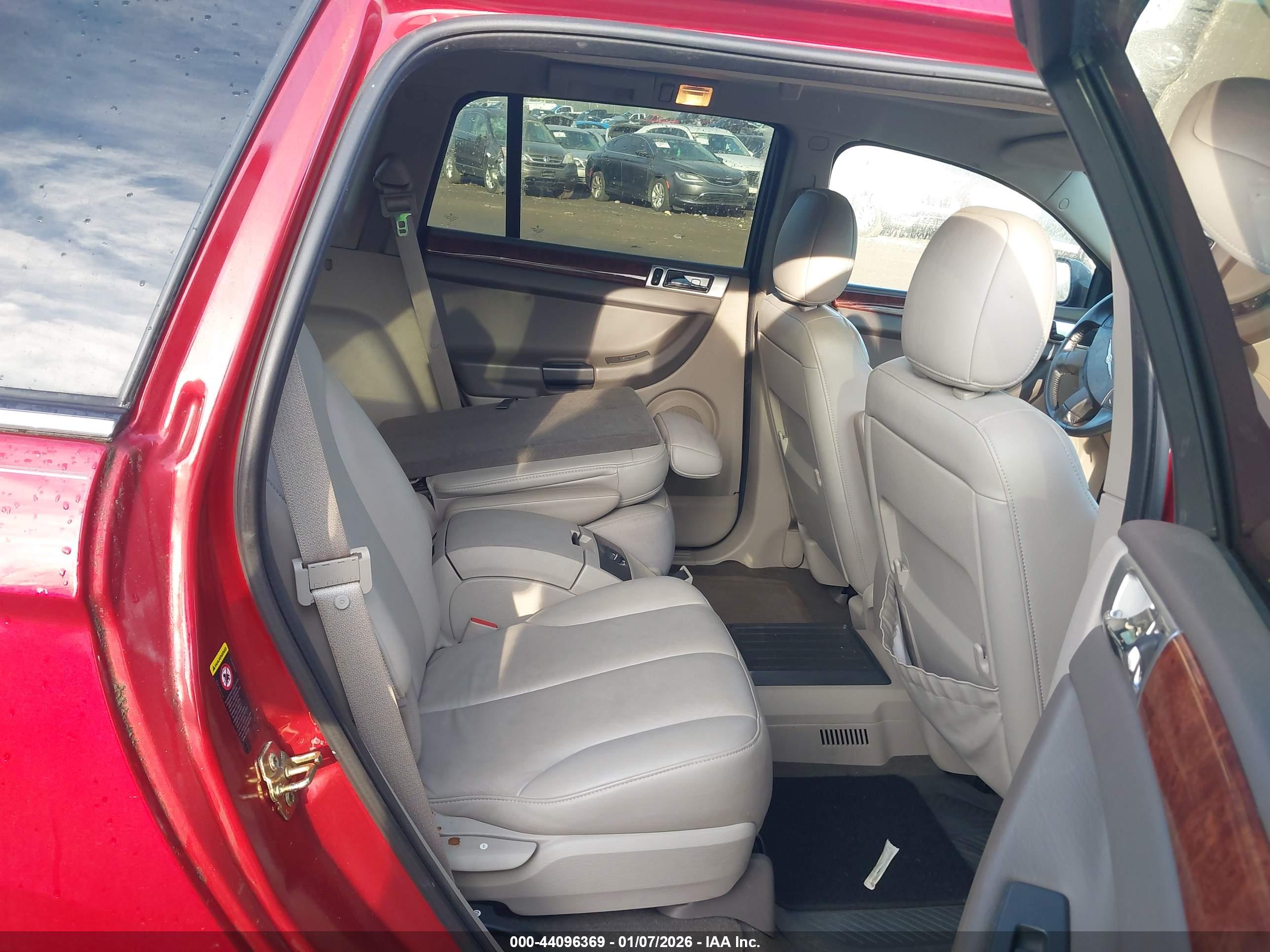 CHRYSLER PACIFICA image 8