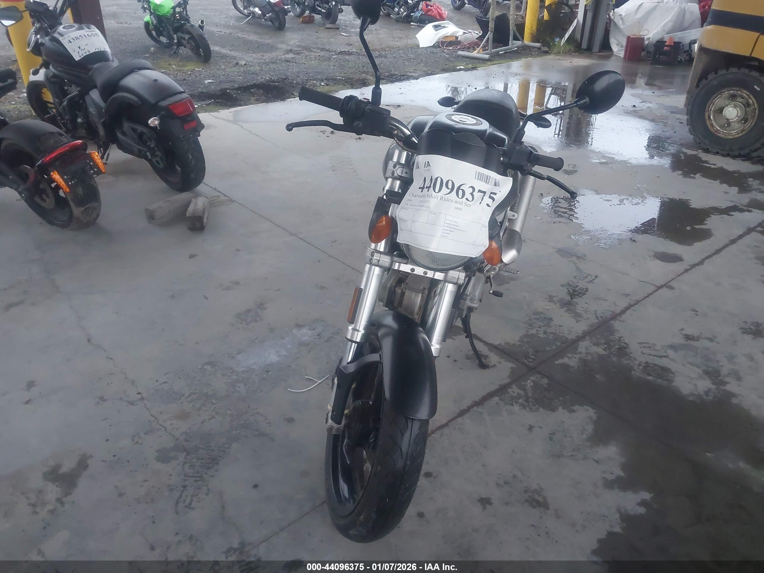 DUCATI M600 image 5