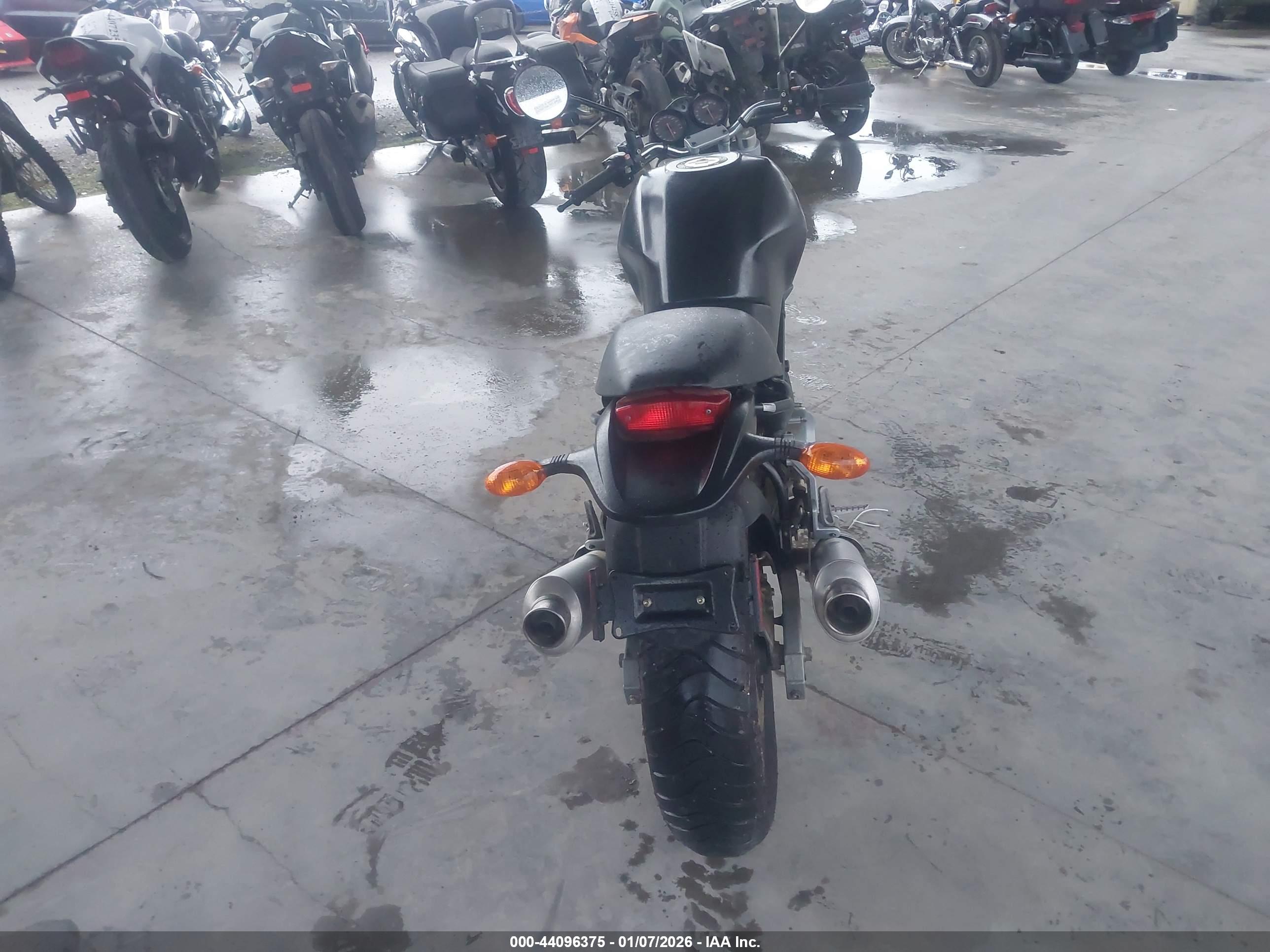 DUCATI M600 image 6