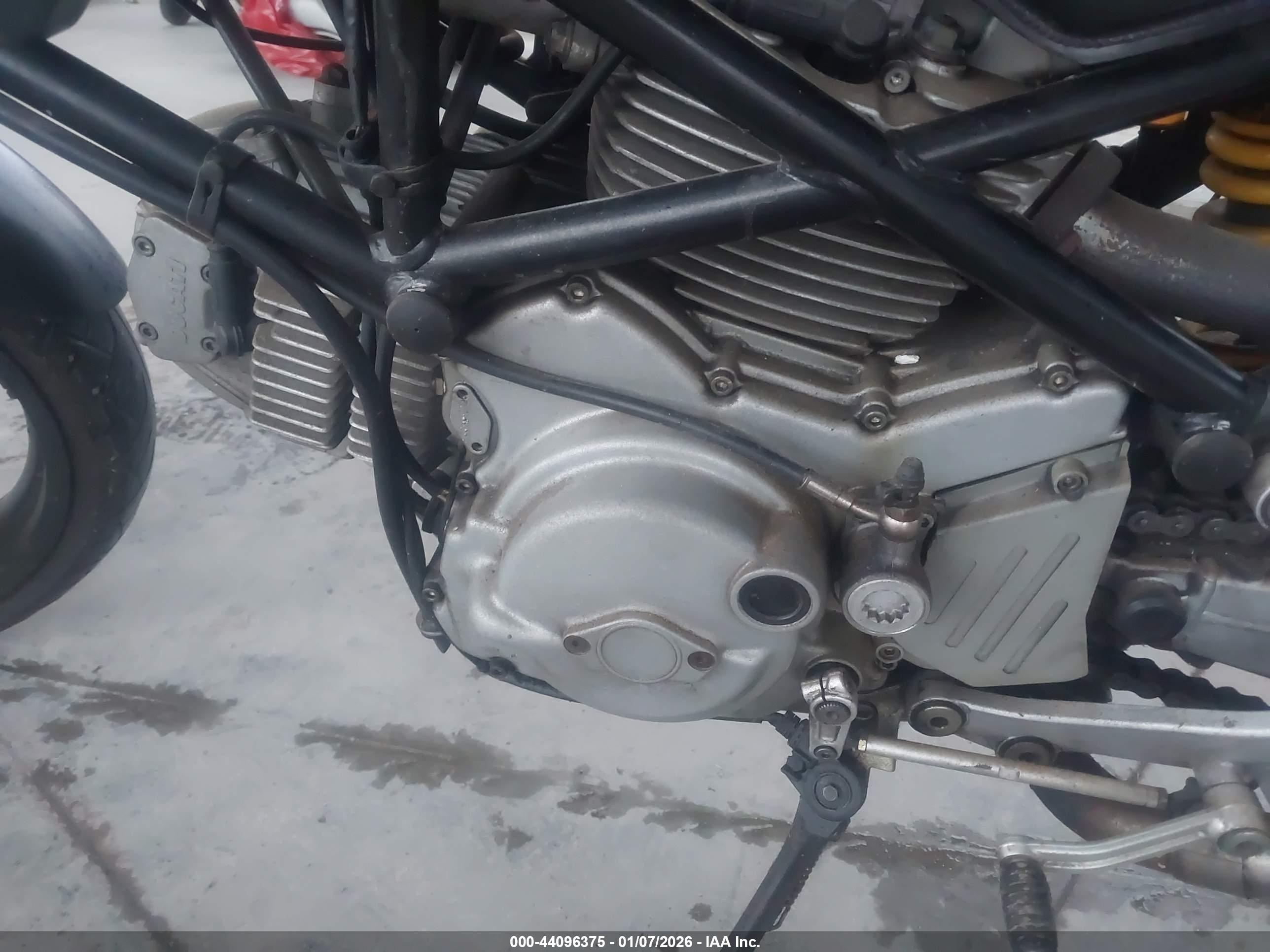 DUCATI M600 image 9