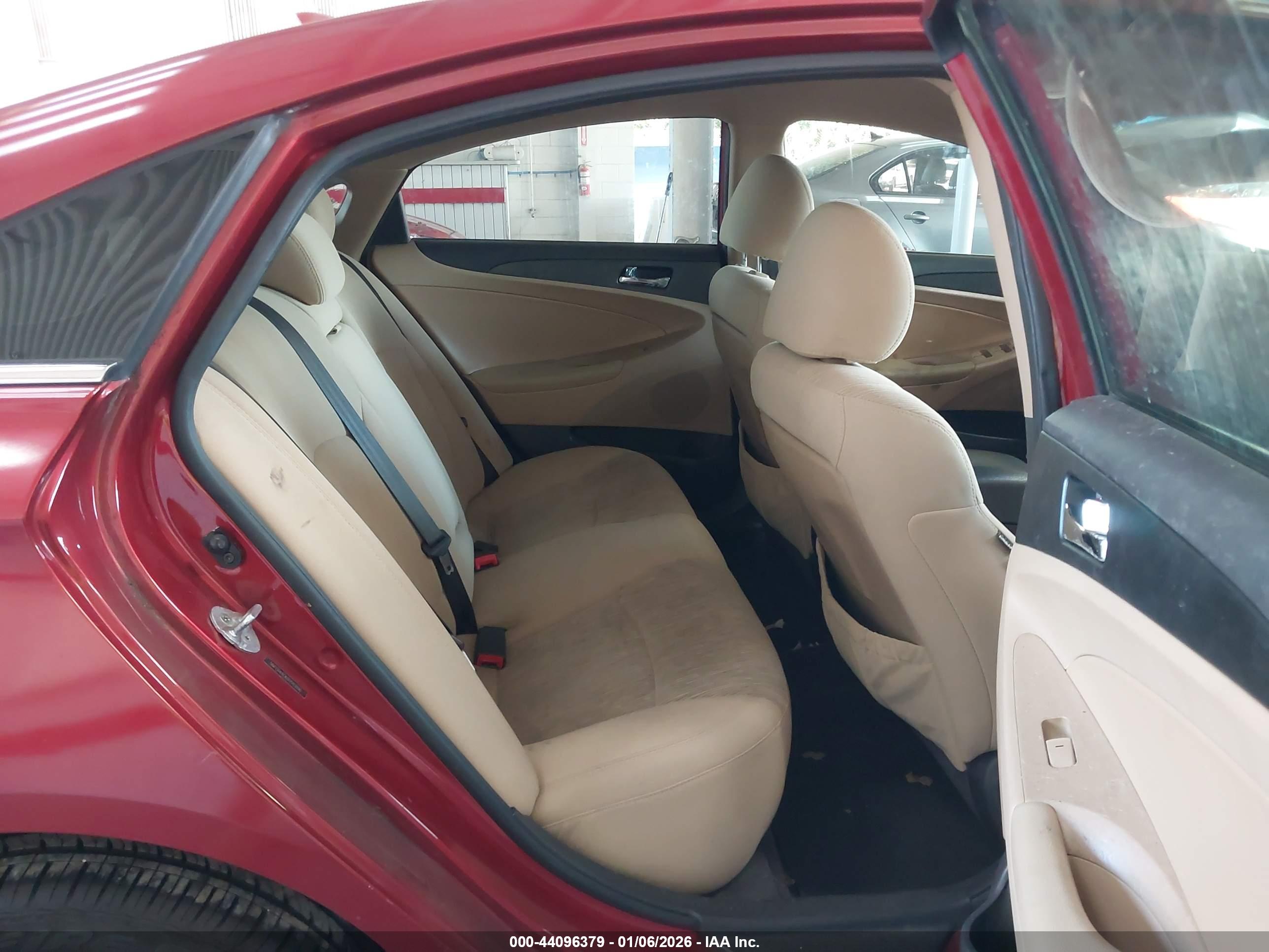 HYUNDAI SONATA image 8