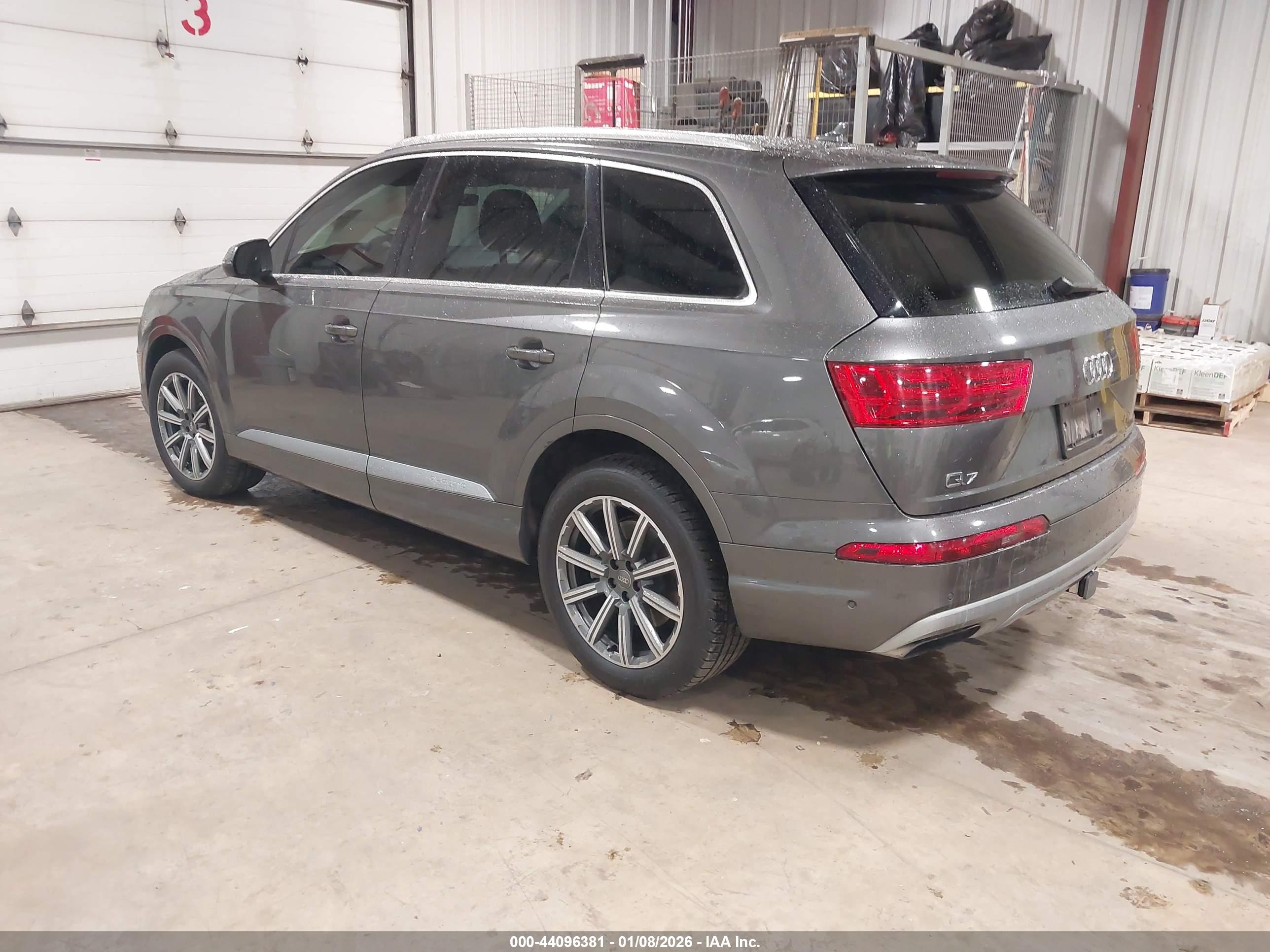 AUDI Q7 image 3