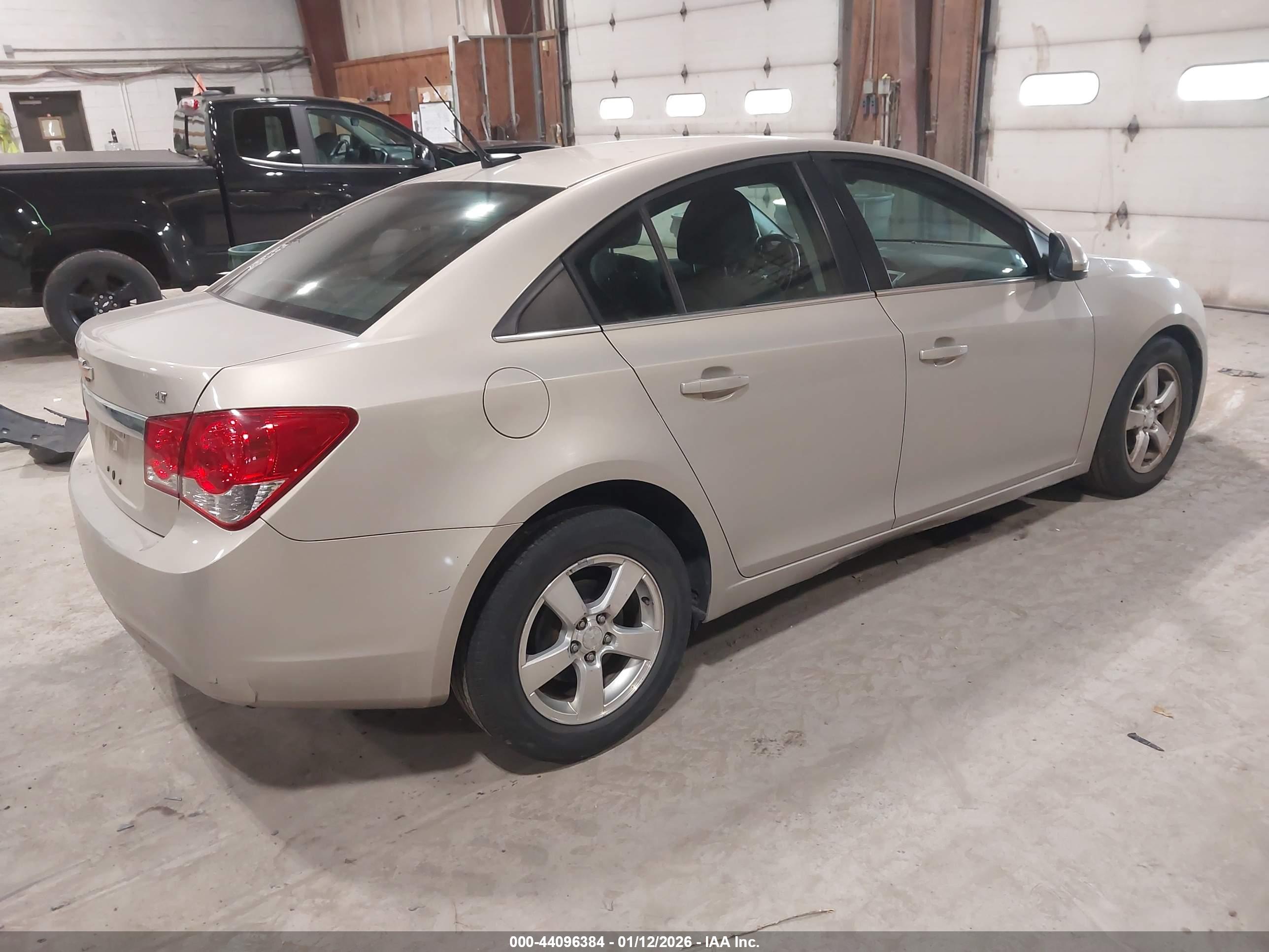 CHEVROLET CRUZE image 4