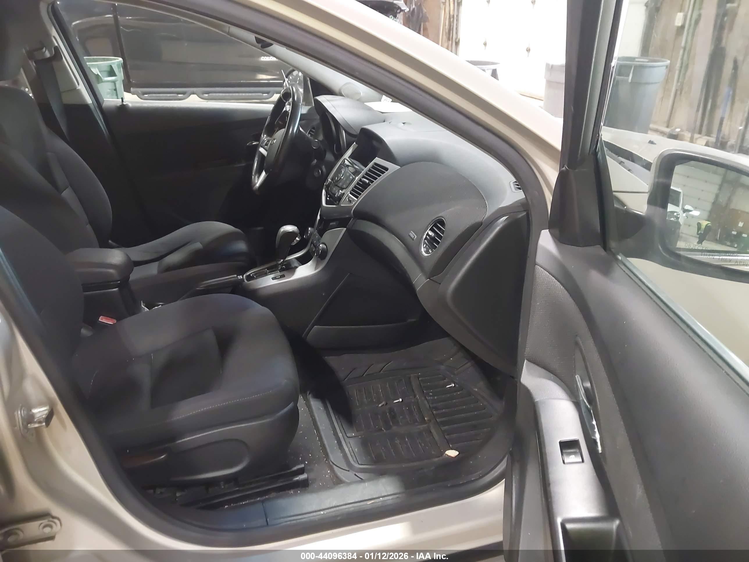 CHEVROLET CRUZE image 5