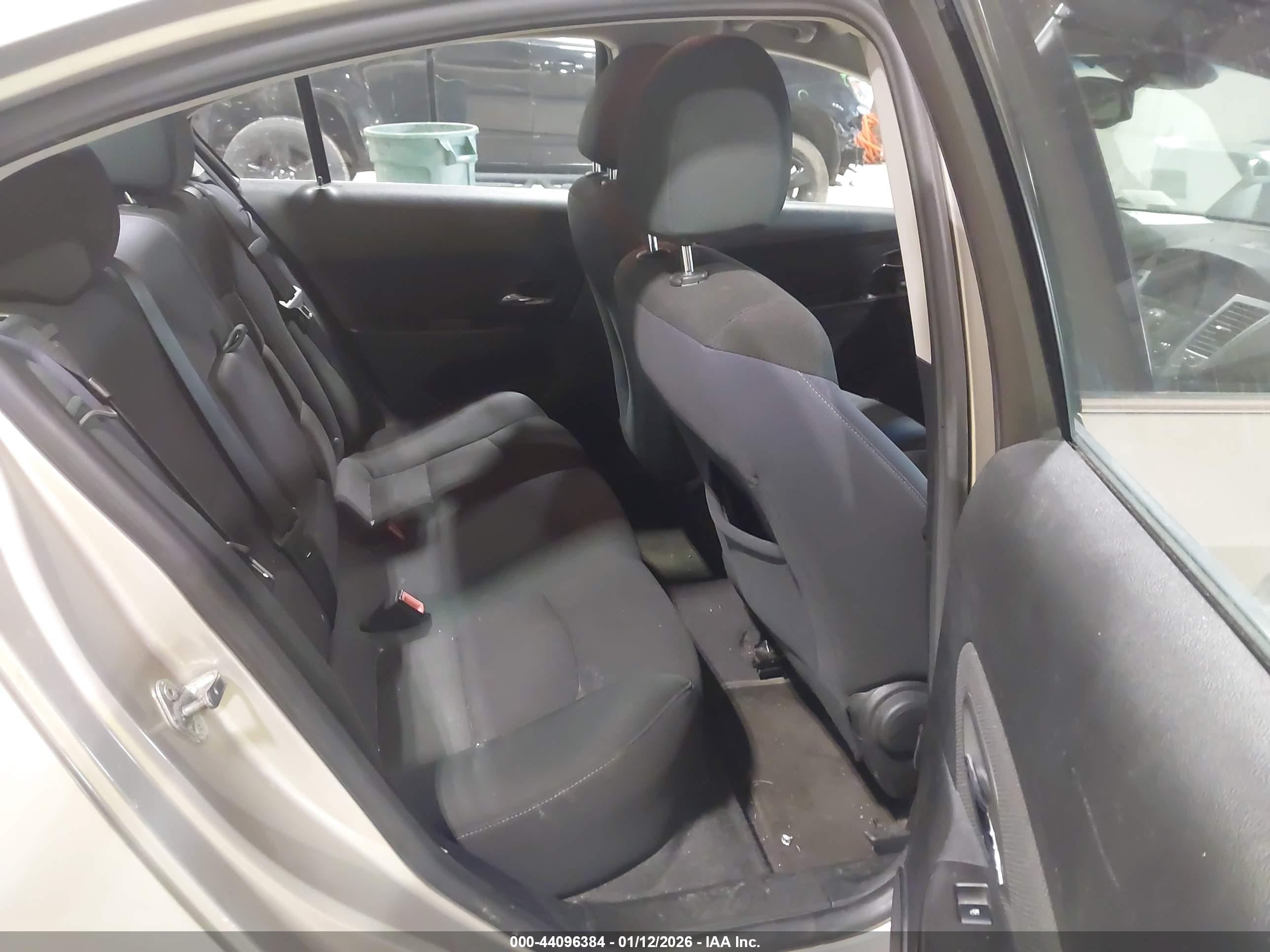 CHEVROLET CRUZE image 8