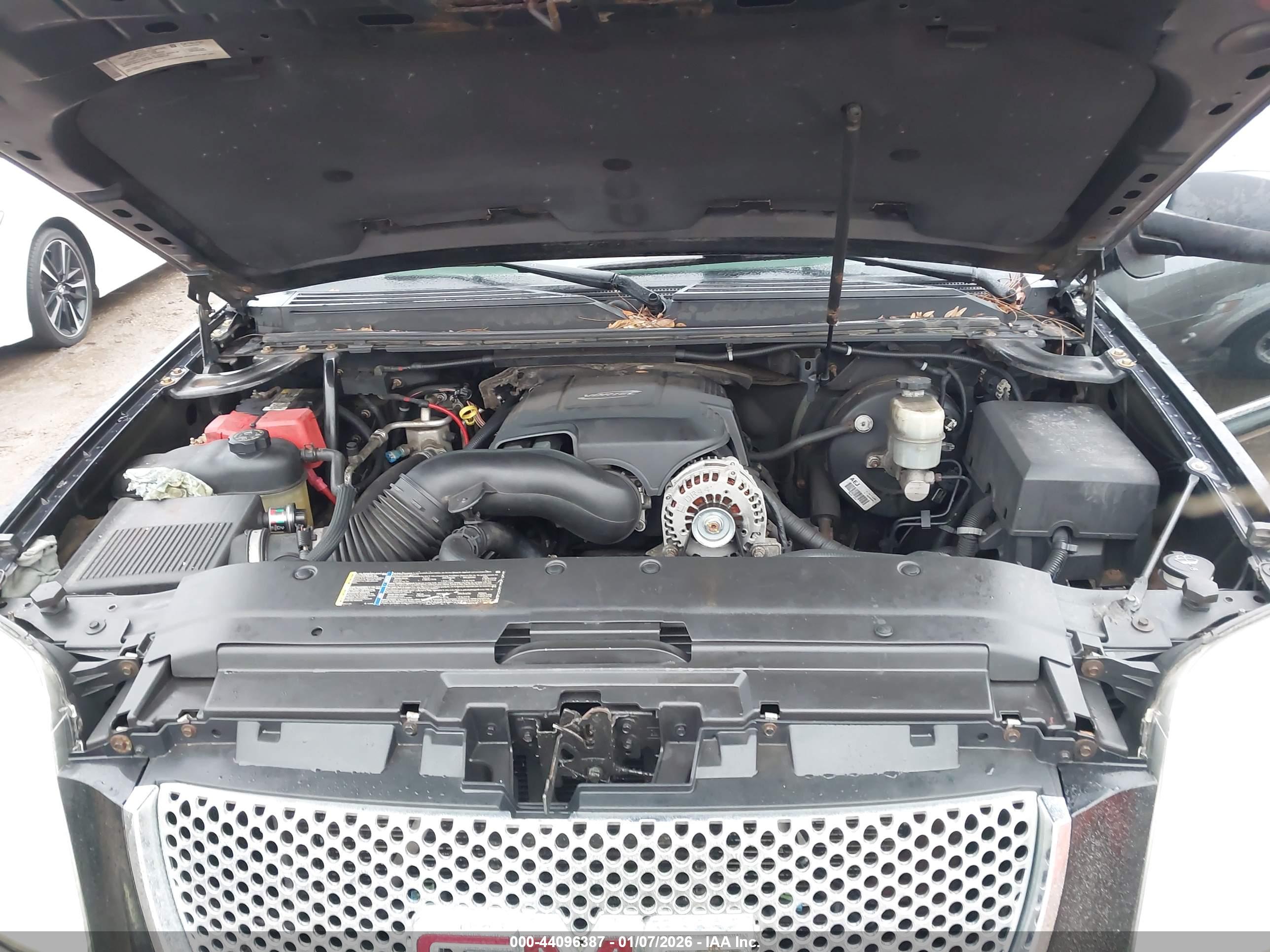 GMC YUKON image 10