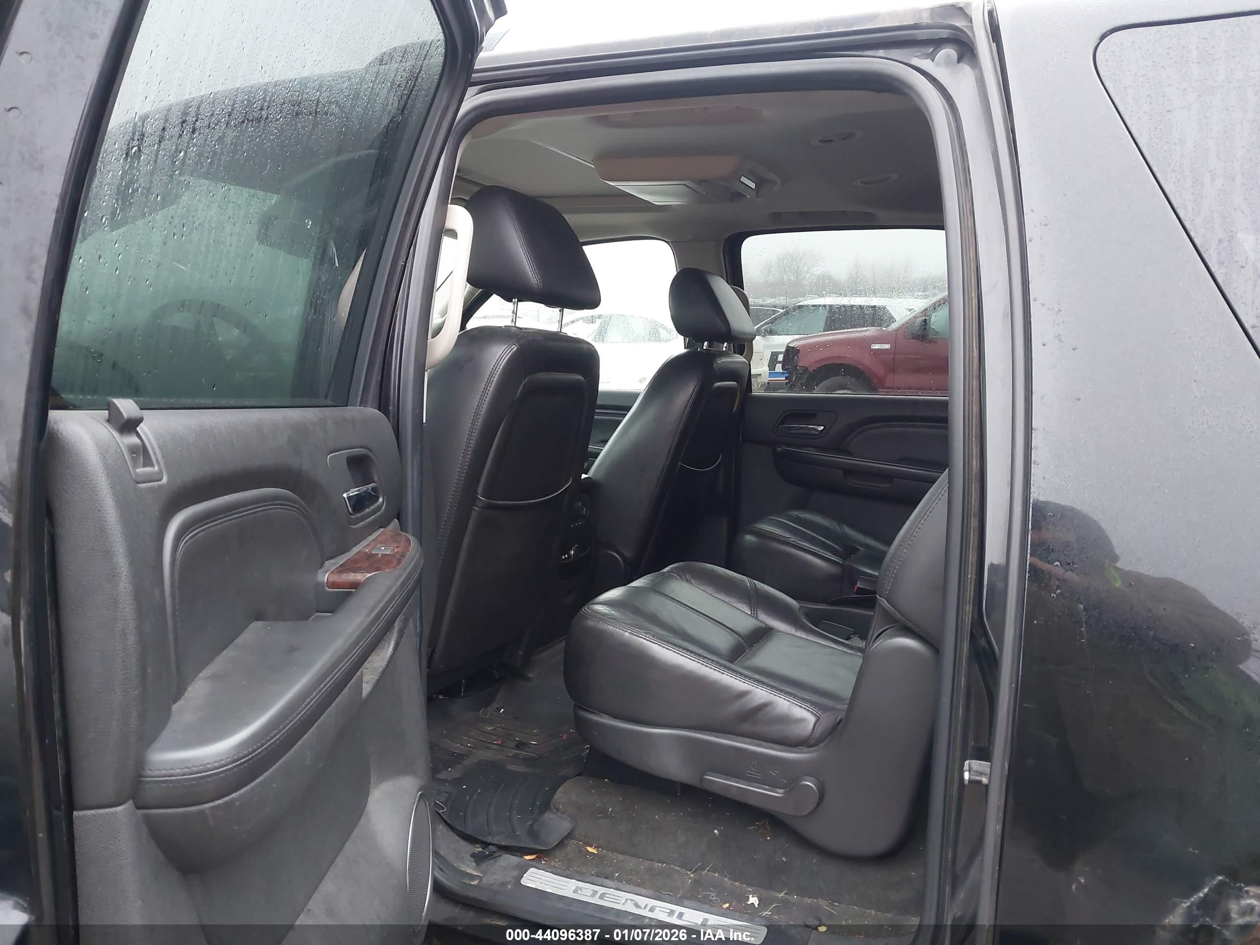 GMC YUKON image 8