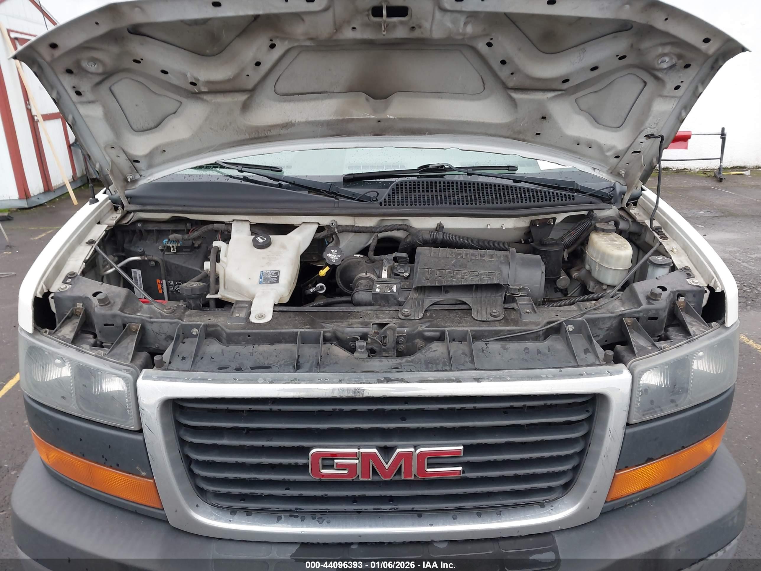 GMC SAVANA image 10