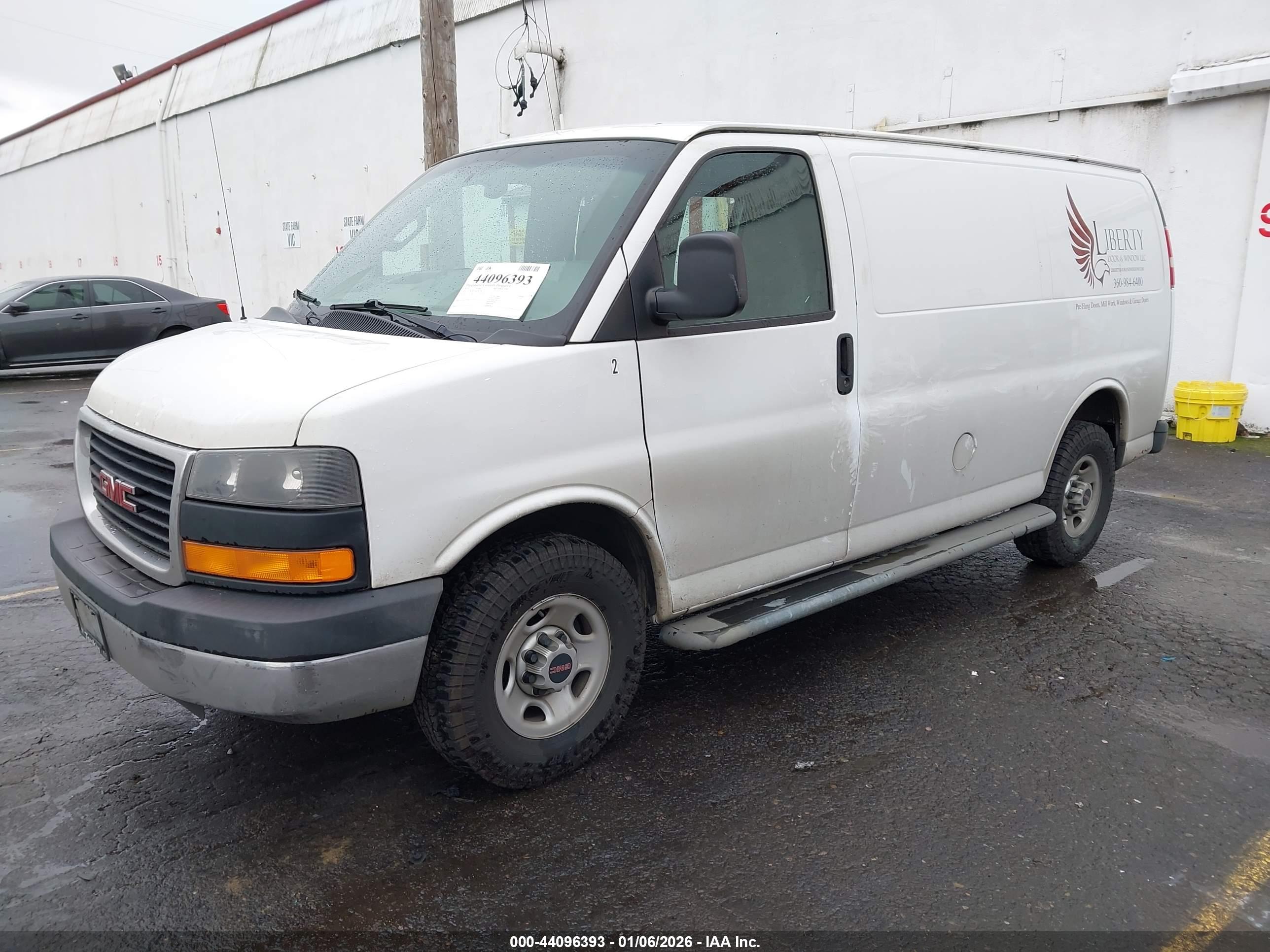 GMC SAVANA image 2