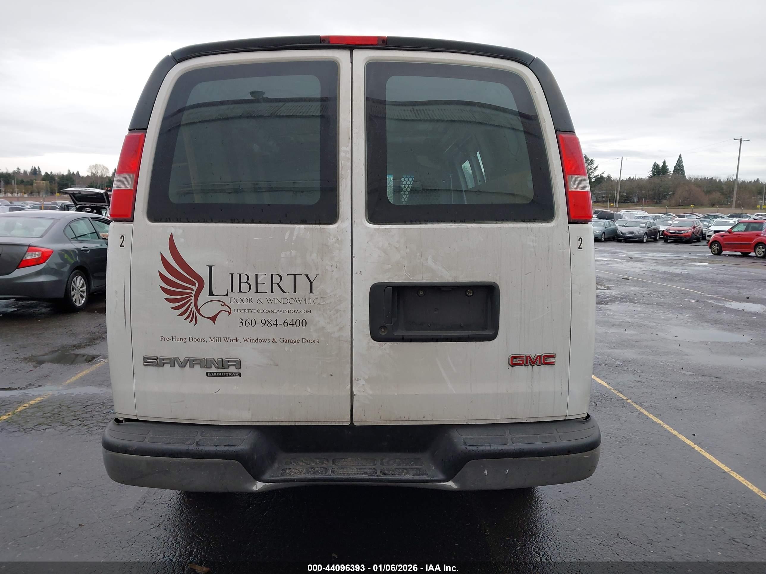 GMC SAVANA image 6