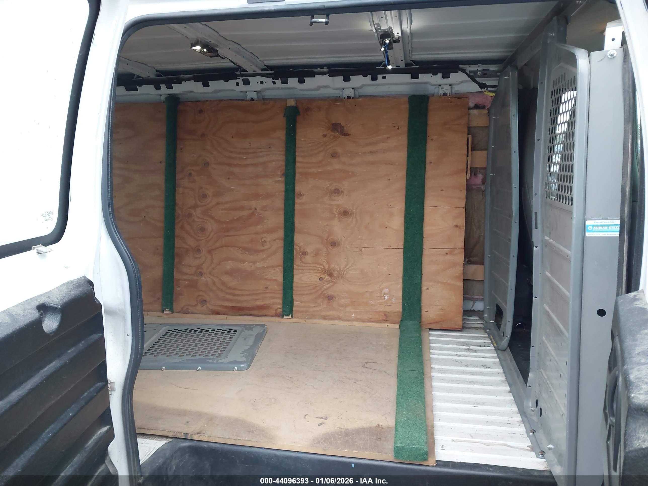 GMC SAVANA image 8