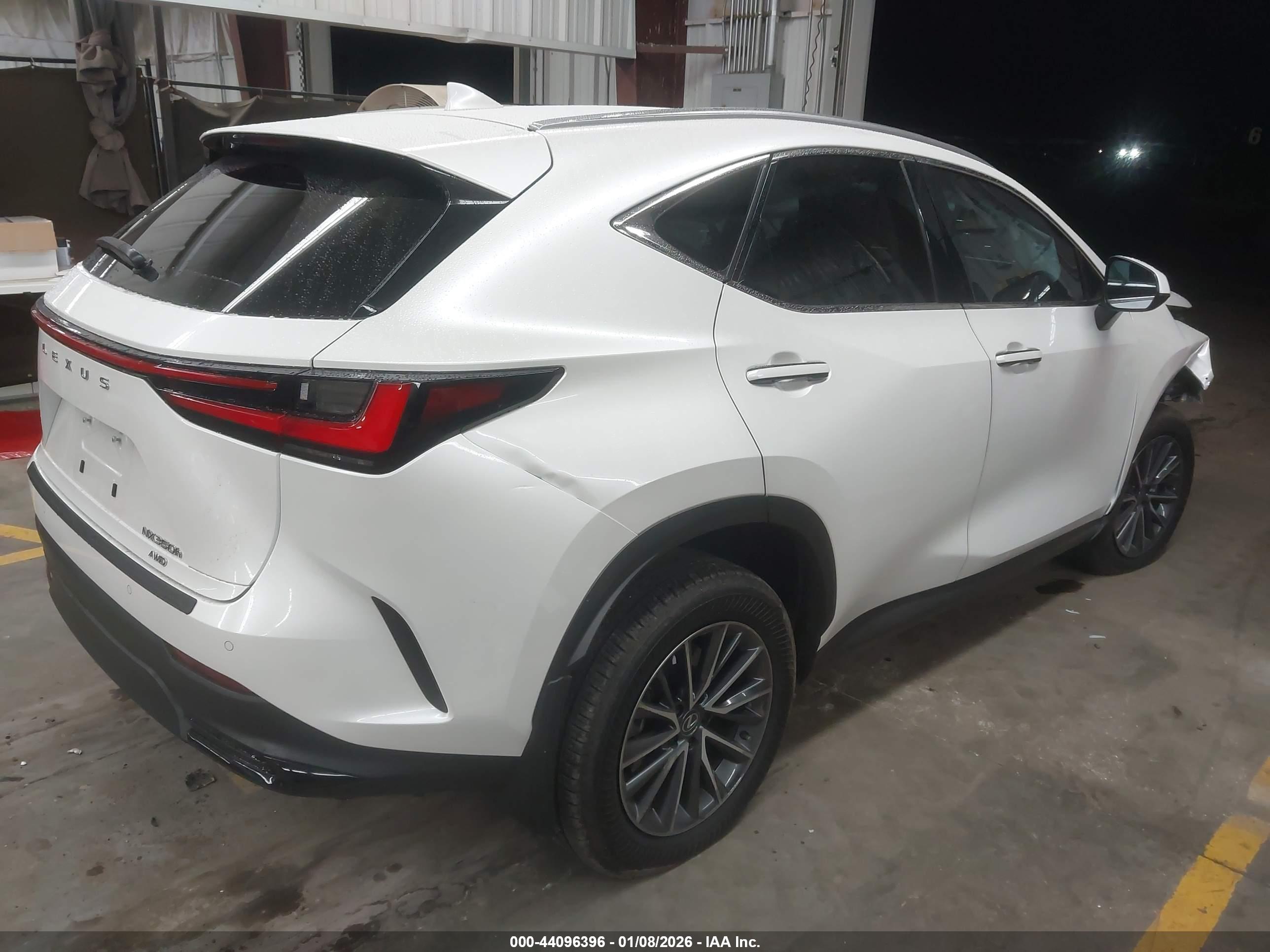 LEXUS NX image 4