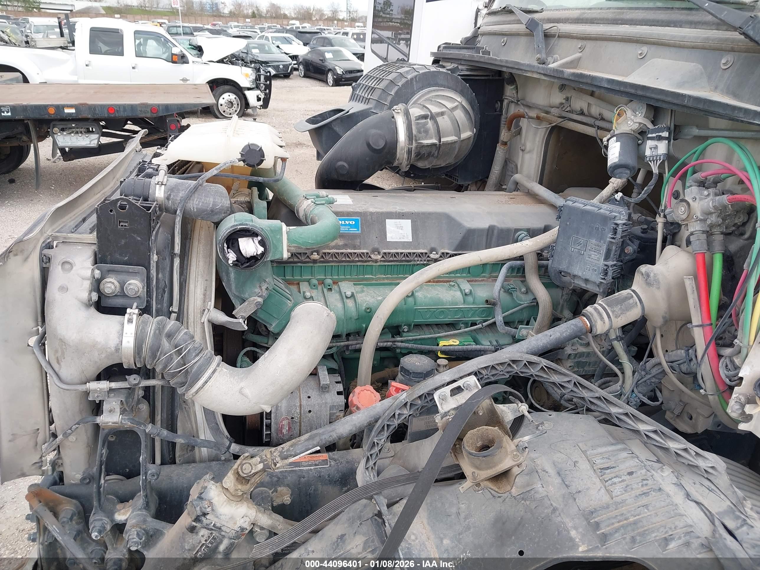 VOLVO VN image 10