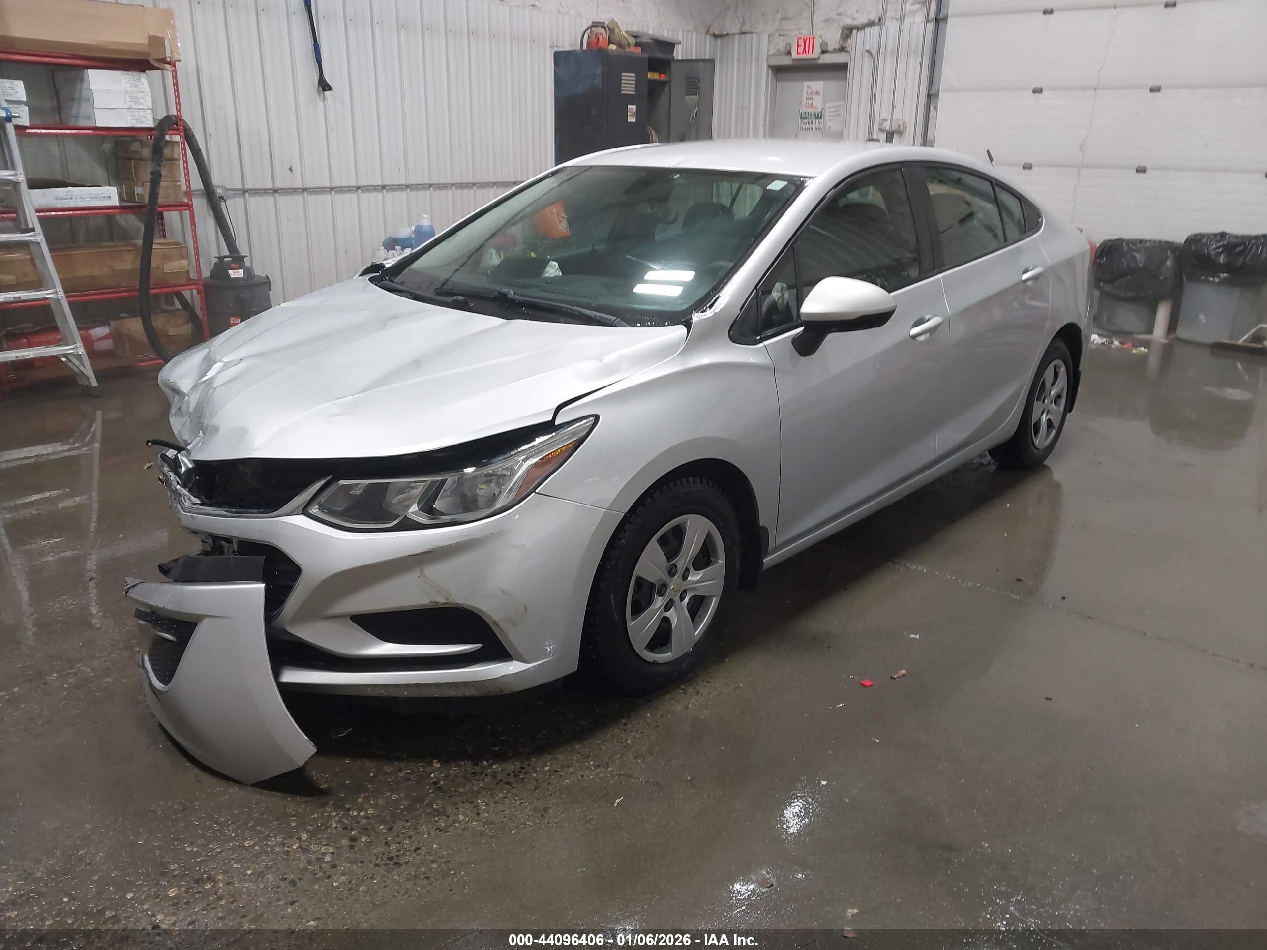 CHEVROLET CRUZE image 2