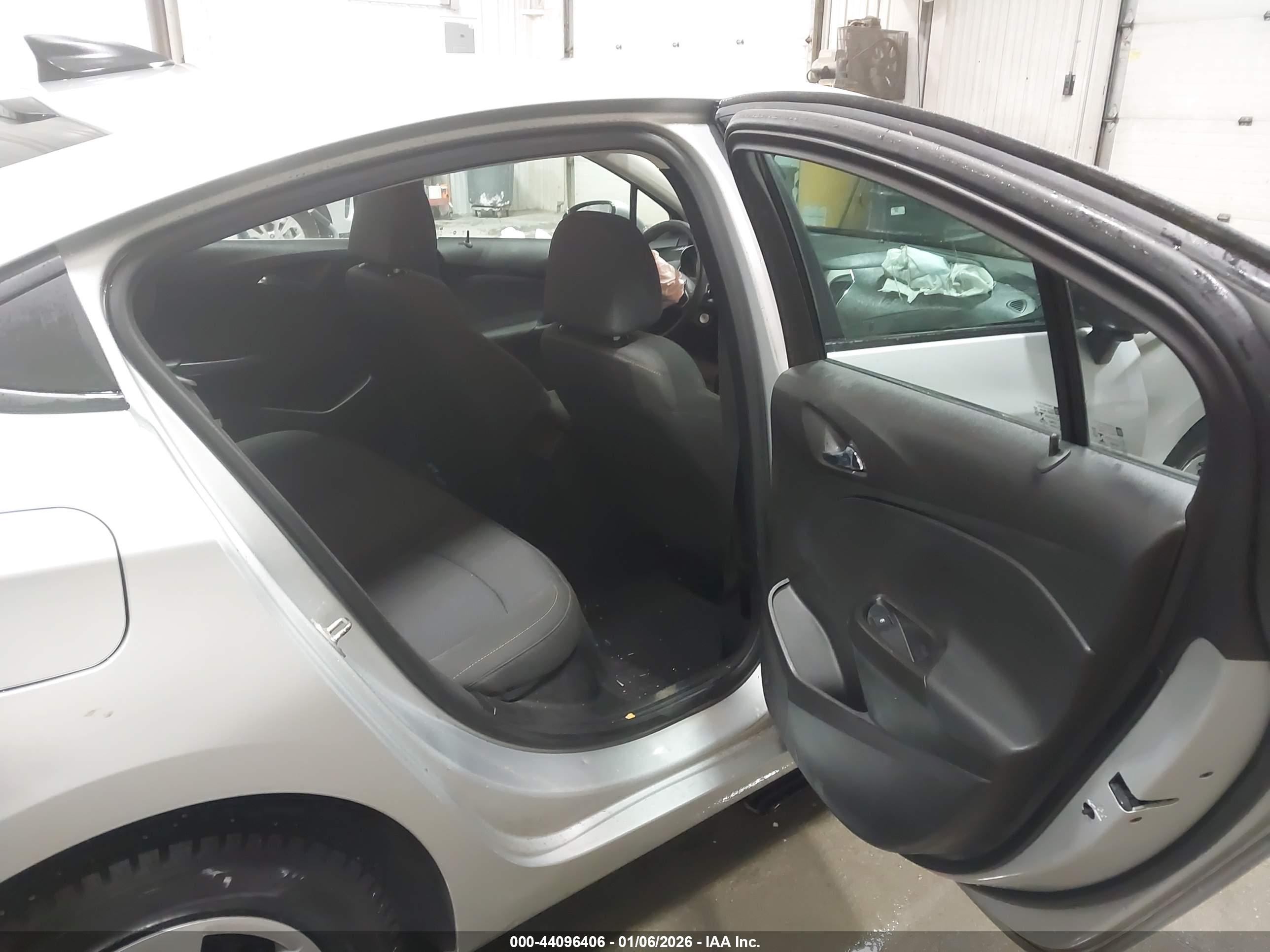 CHEVROLET CRUZE image 8