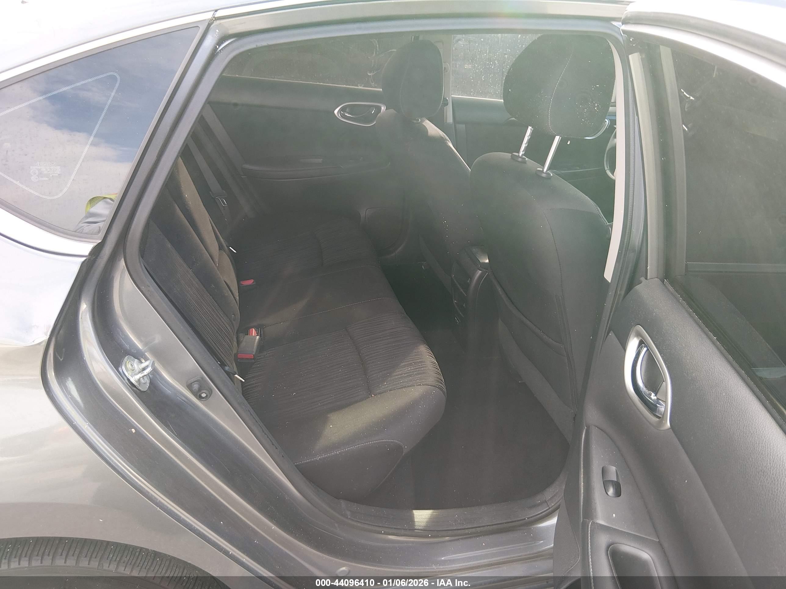 NISSAN SENTRA image 8