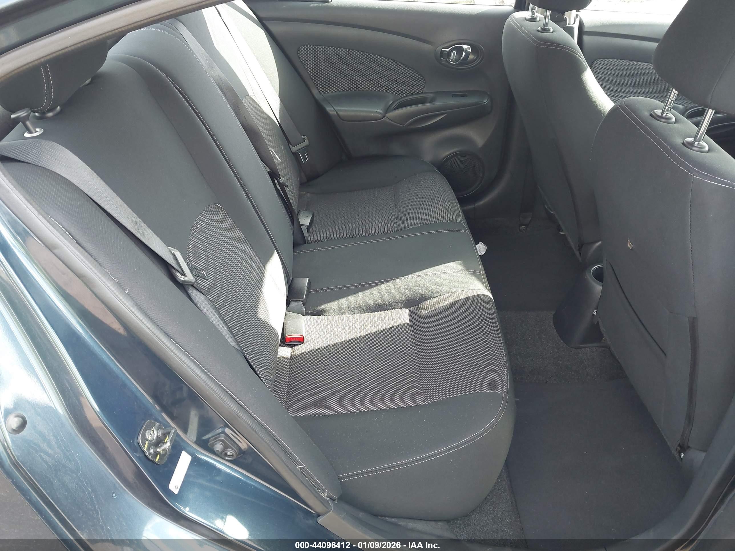 NISSAN VERSA image 8