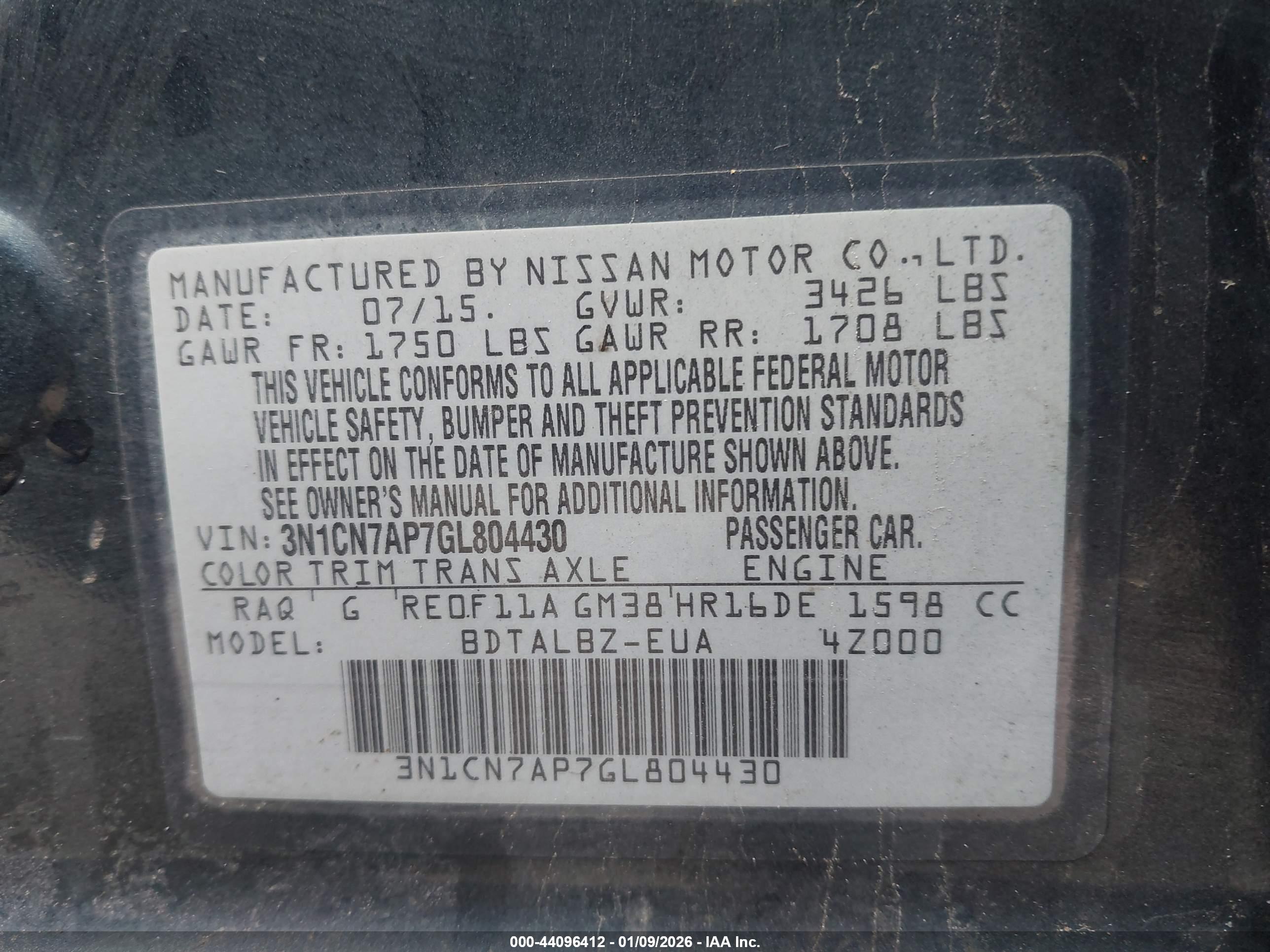 NISSAN VERSA image 9
