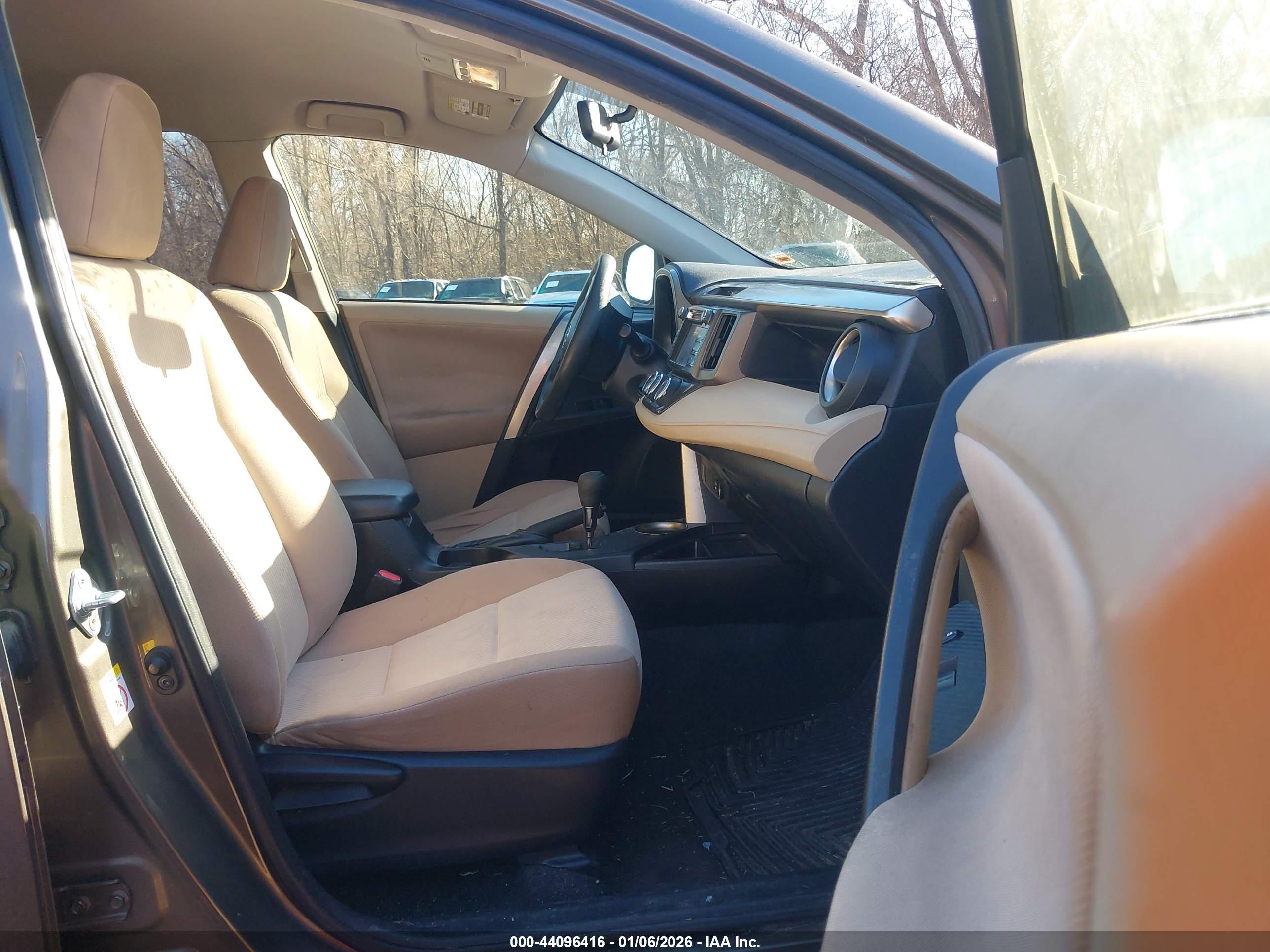 TOYOTA RAV4 image 5