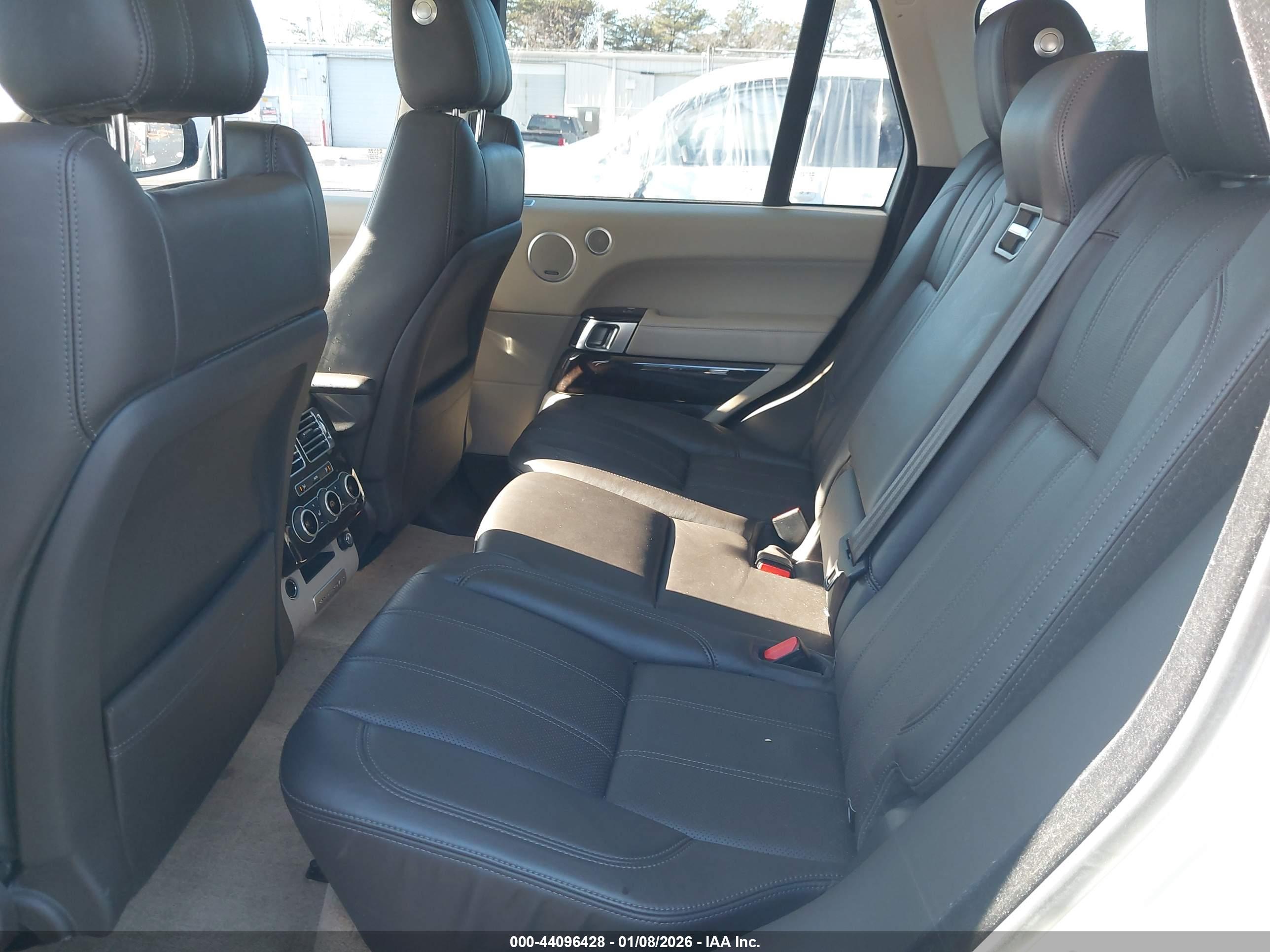 LAND ROVER image 8