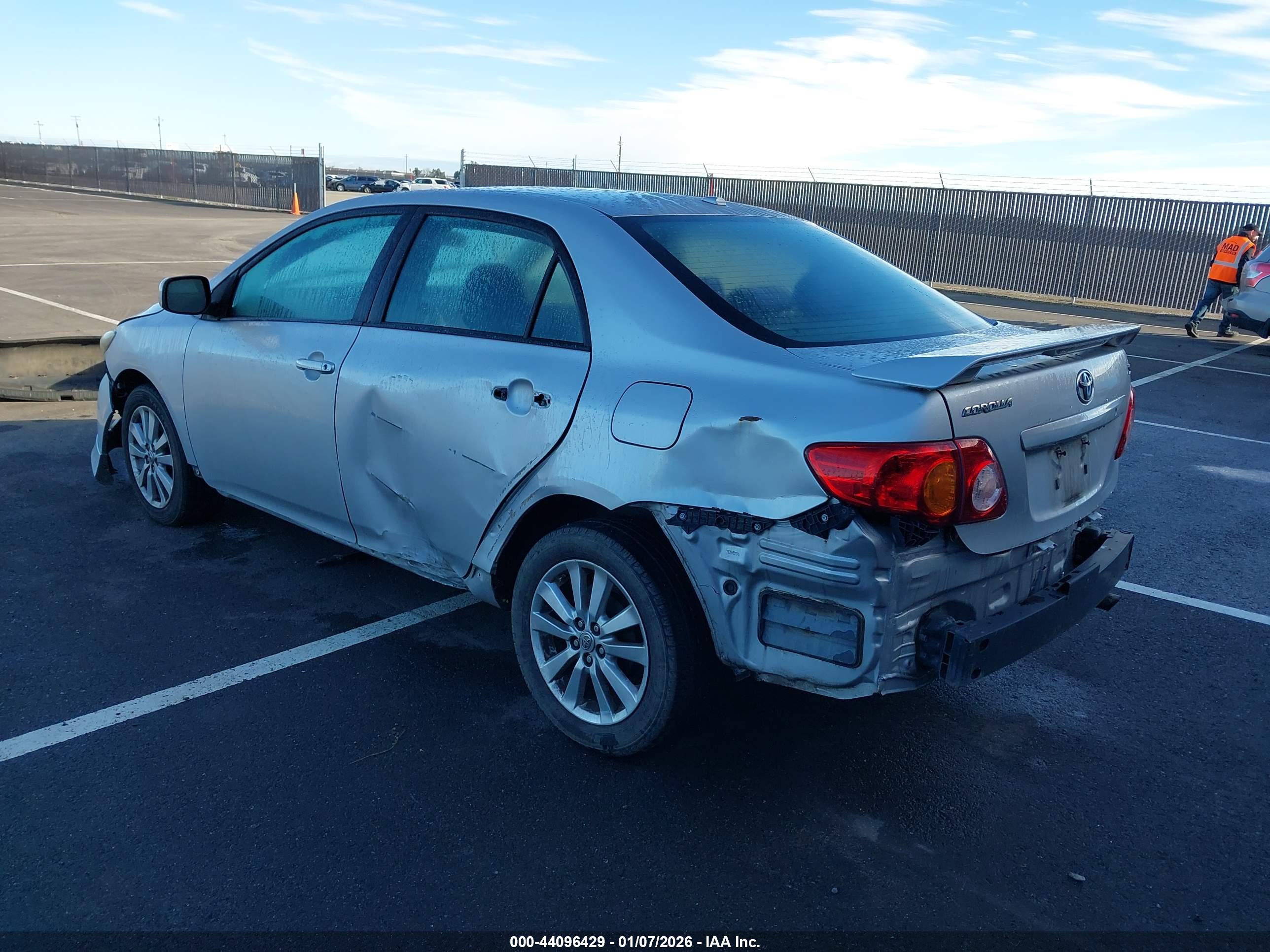 TOYOTA COROLLA image 6