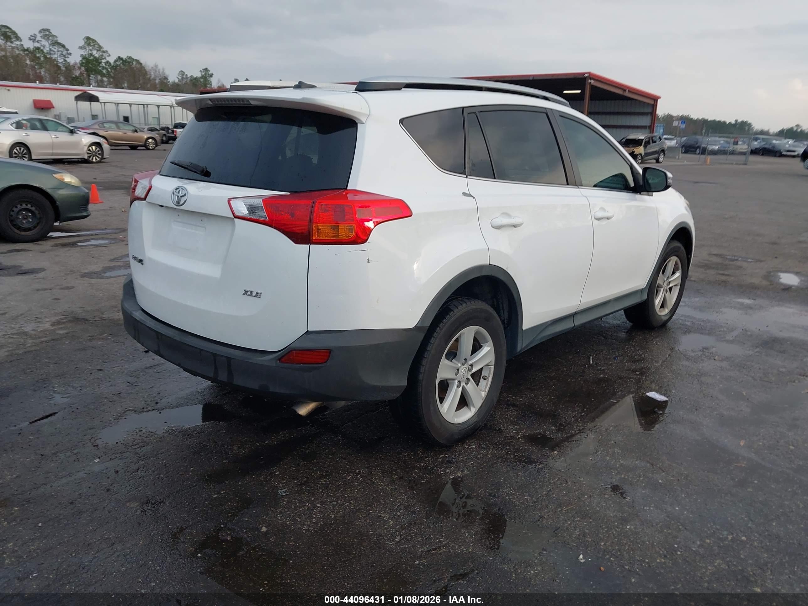 TOYOTA RAV4 image 4