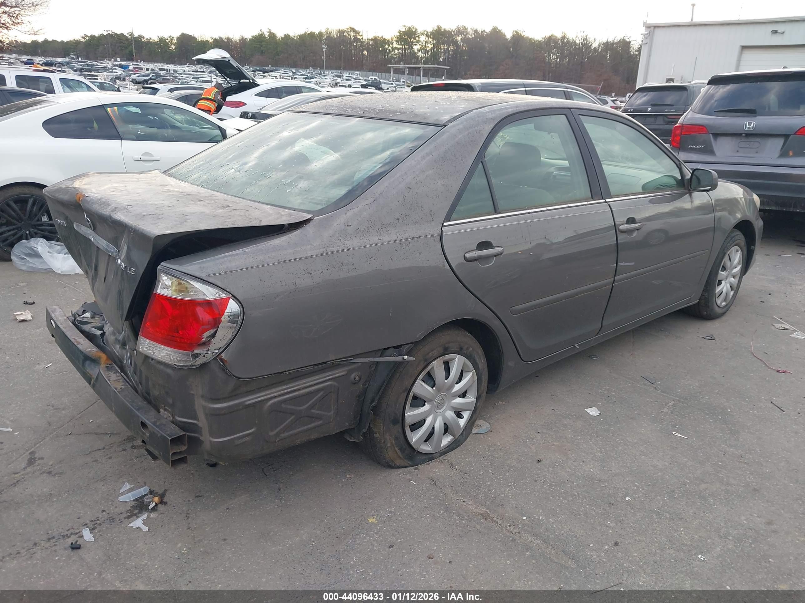 TOYOTA CAMRY image 4