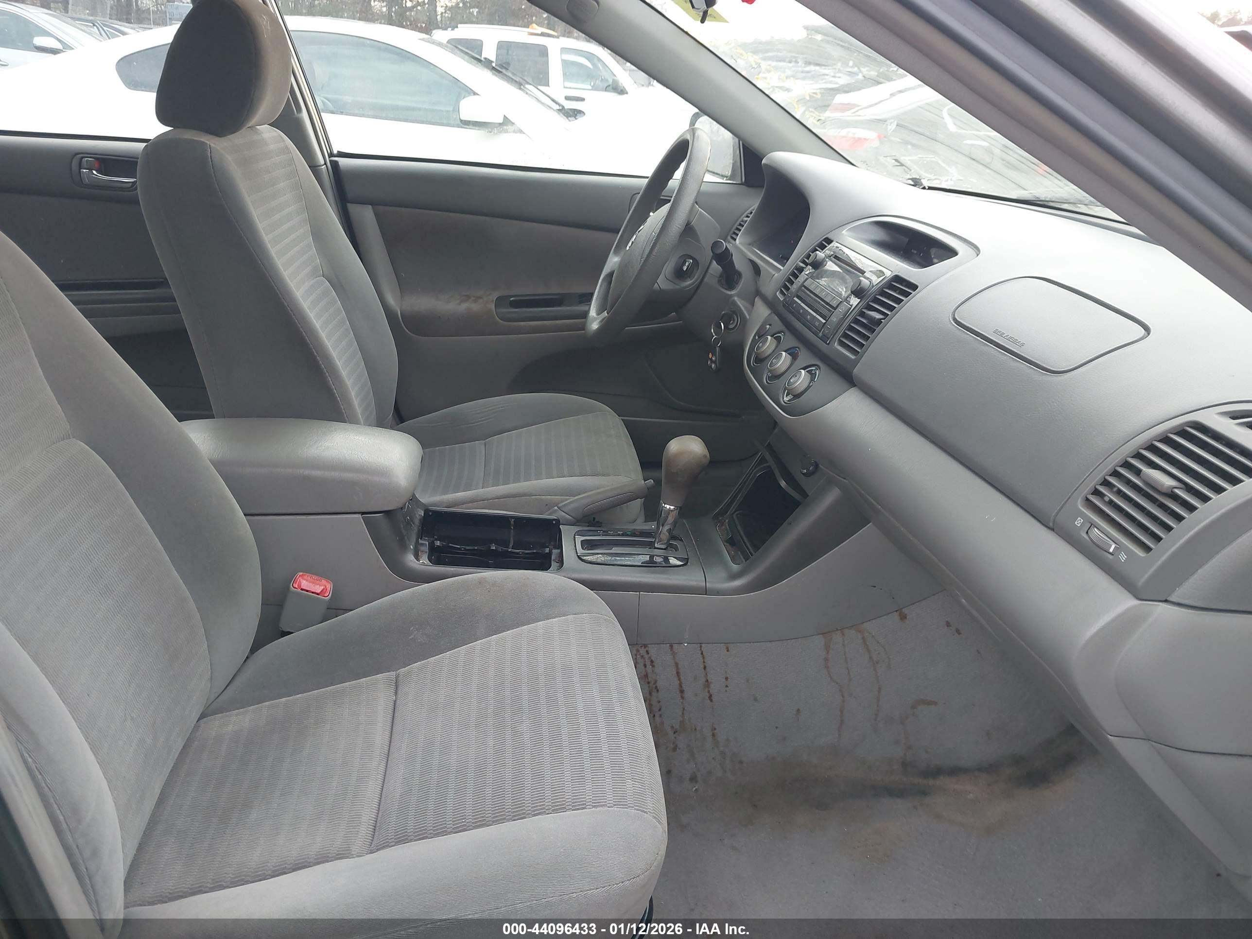 TOYOTA CAMRY image 5
