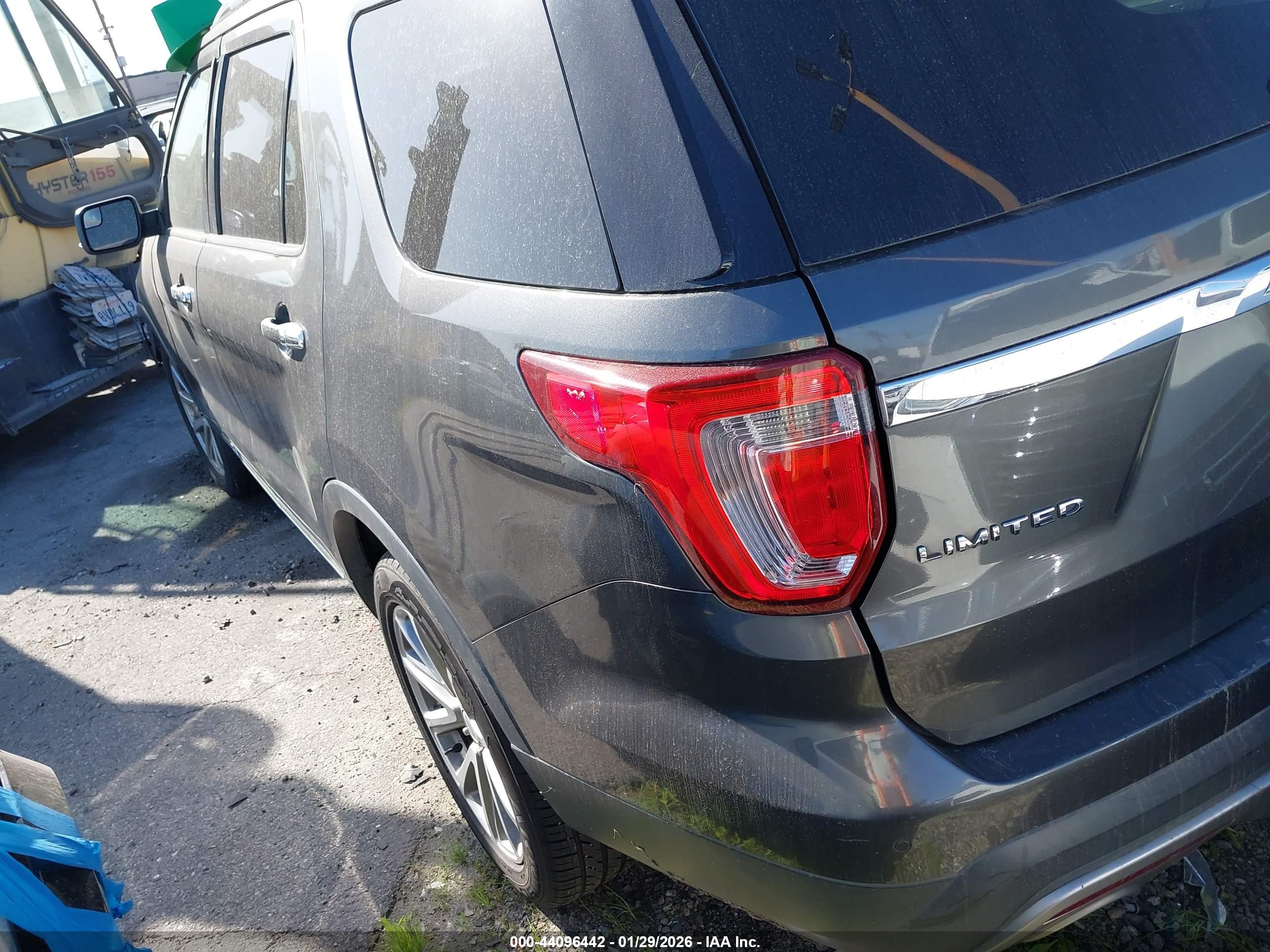 FORD EXPLORER image 3
