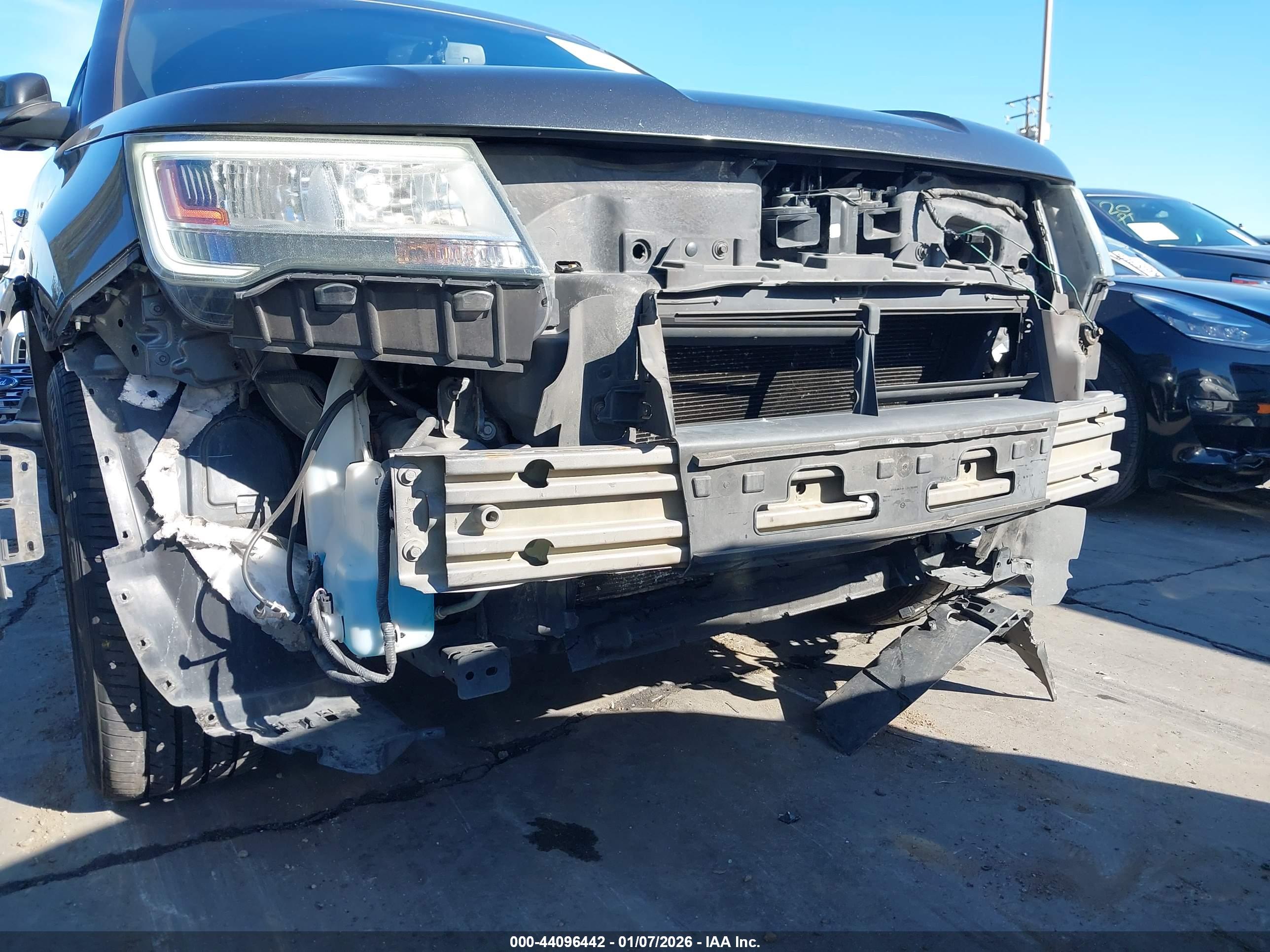 FORD EXPLORER image 6