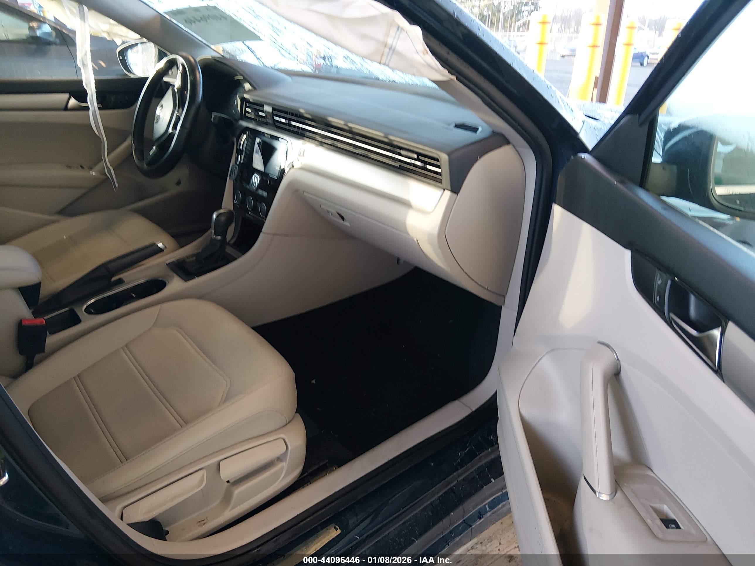 VOLKSWAGEN PASSAT image 5