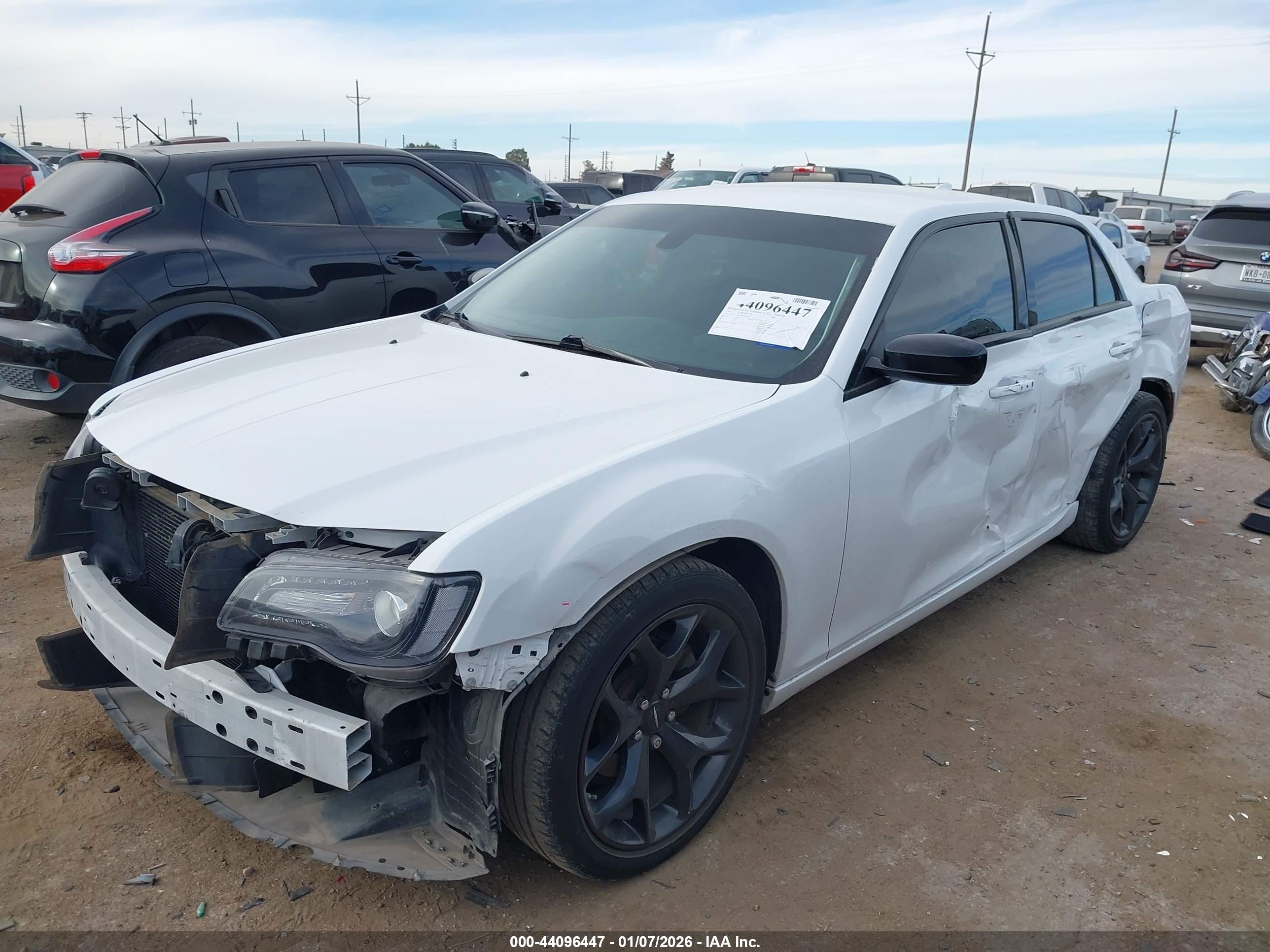 CHRYSLER 300 image 2