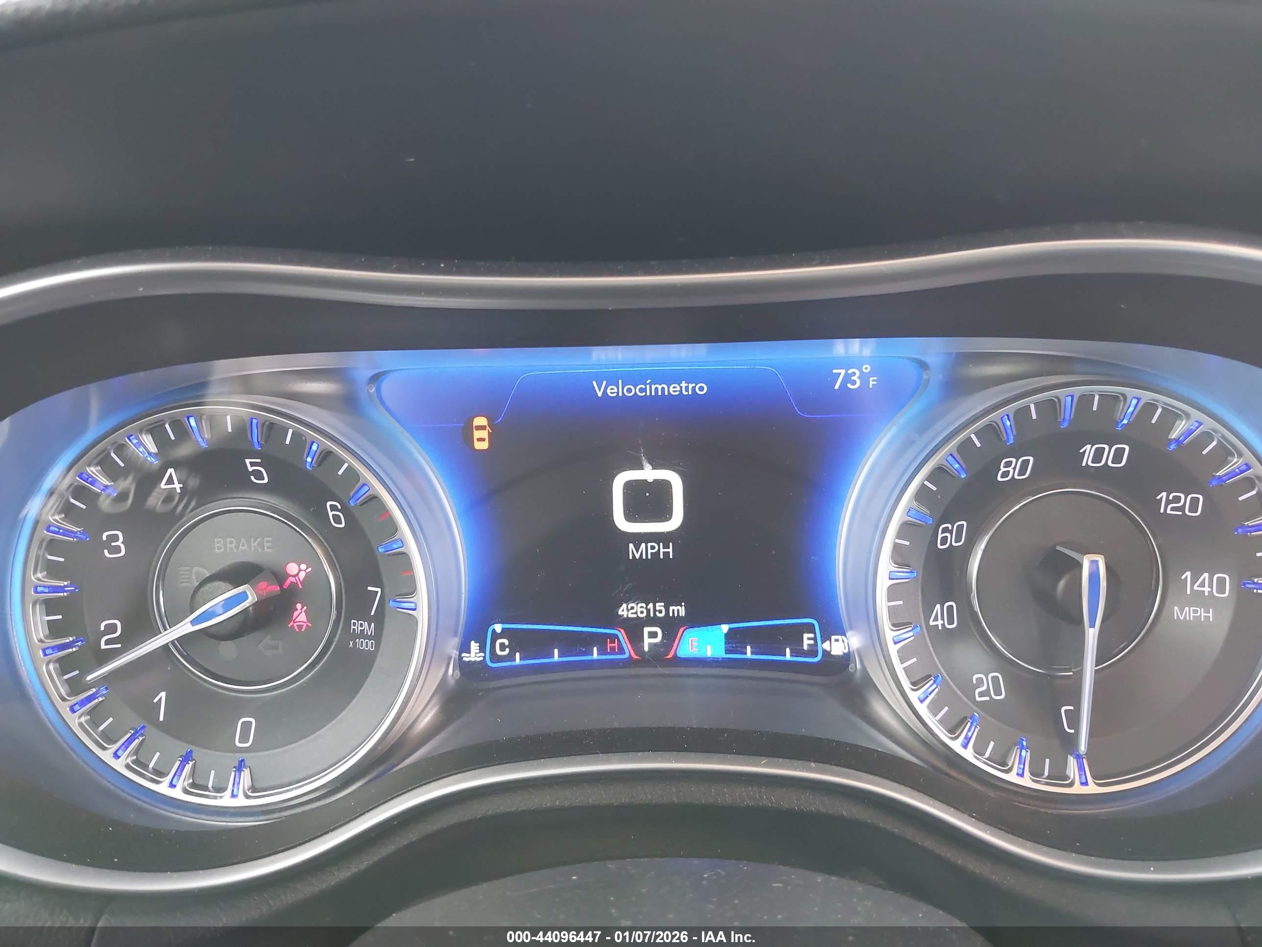 CHRYSLER 300 image 7