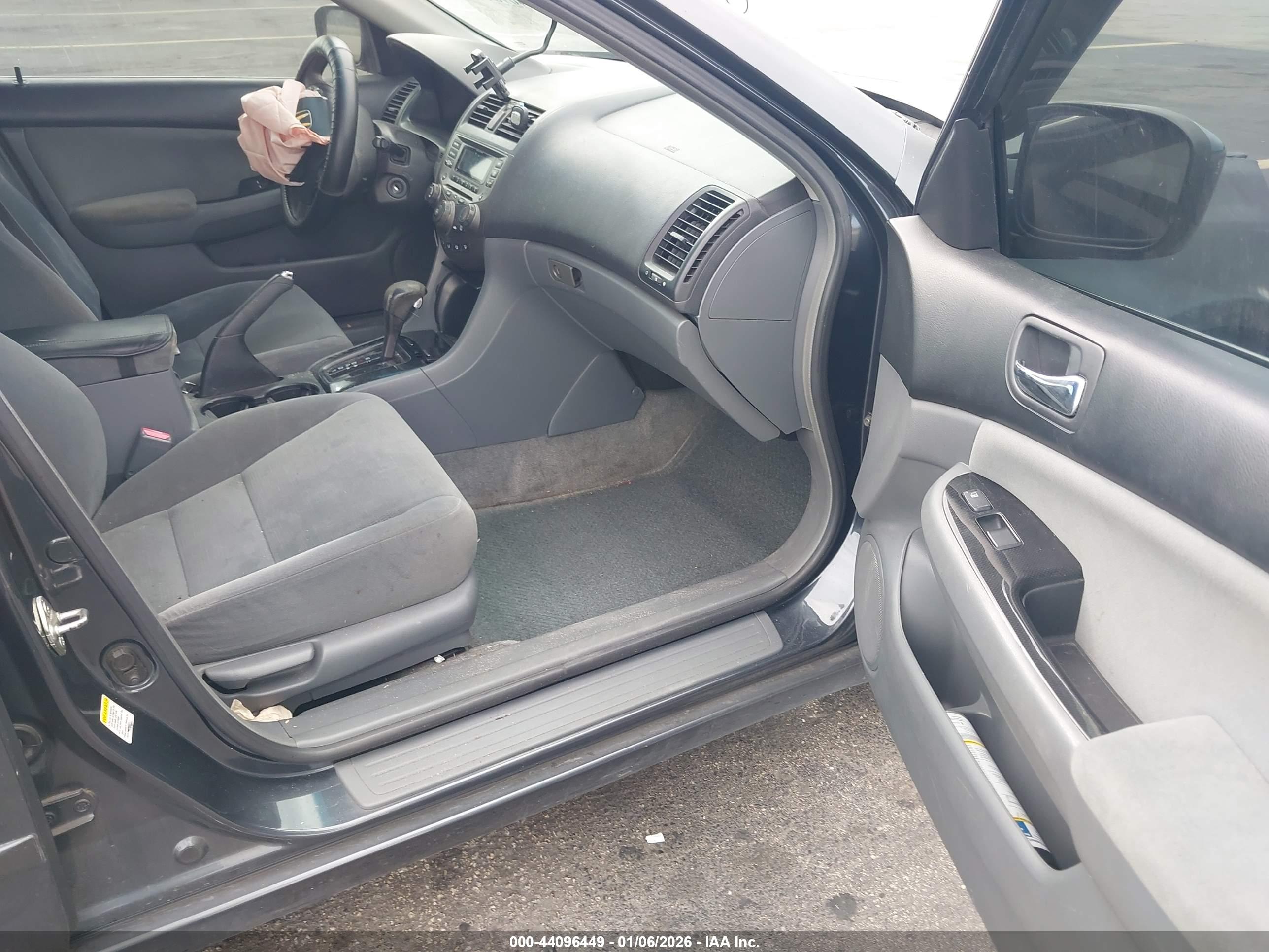 HONDA ACCORD image 5