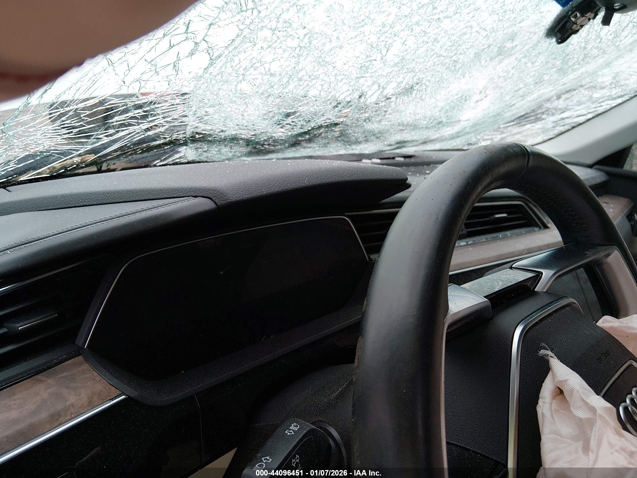AUDI E-TRON image 7