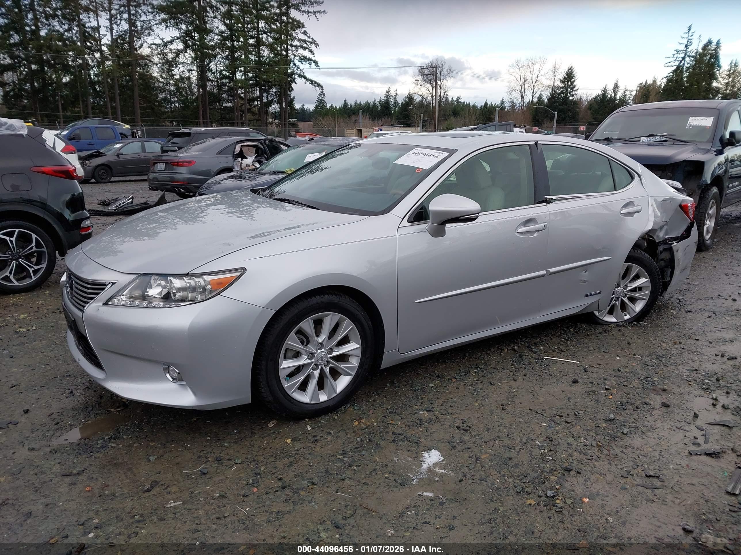 LEXUS ES image 2