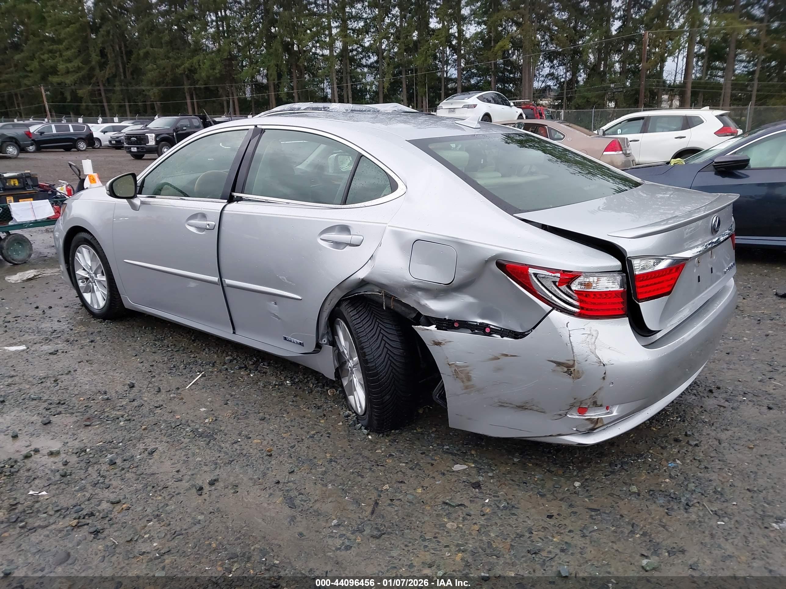 LEXUS ES image 3