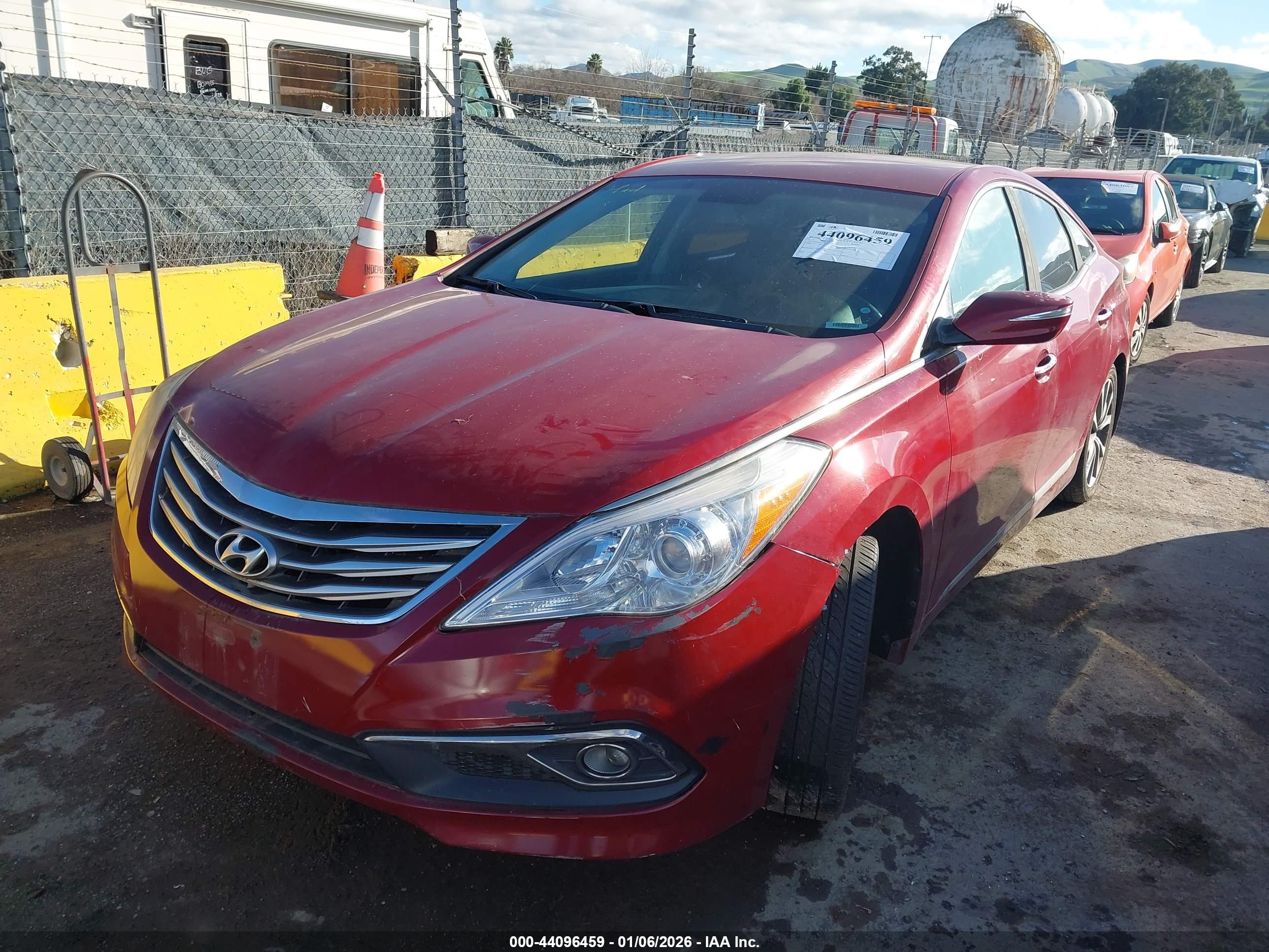 HYUNDAI AZERA image 6
