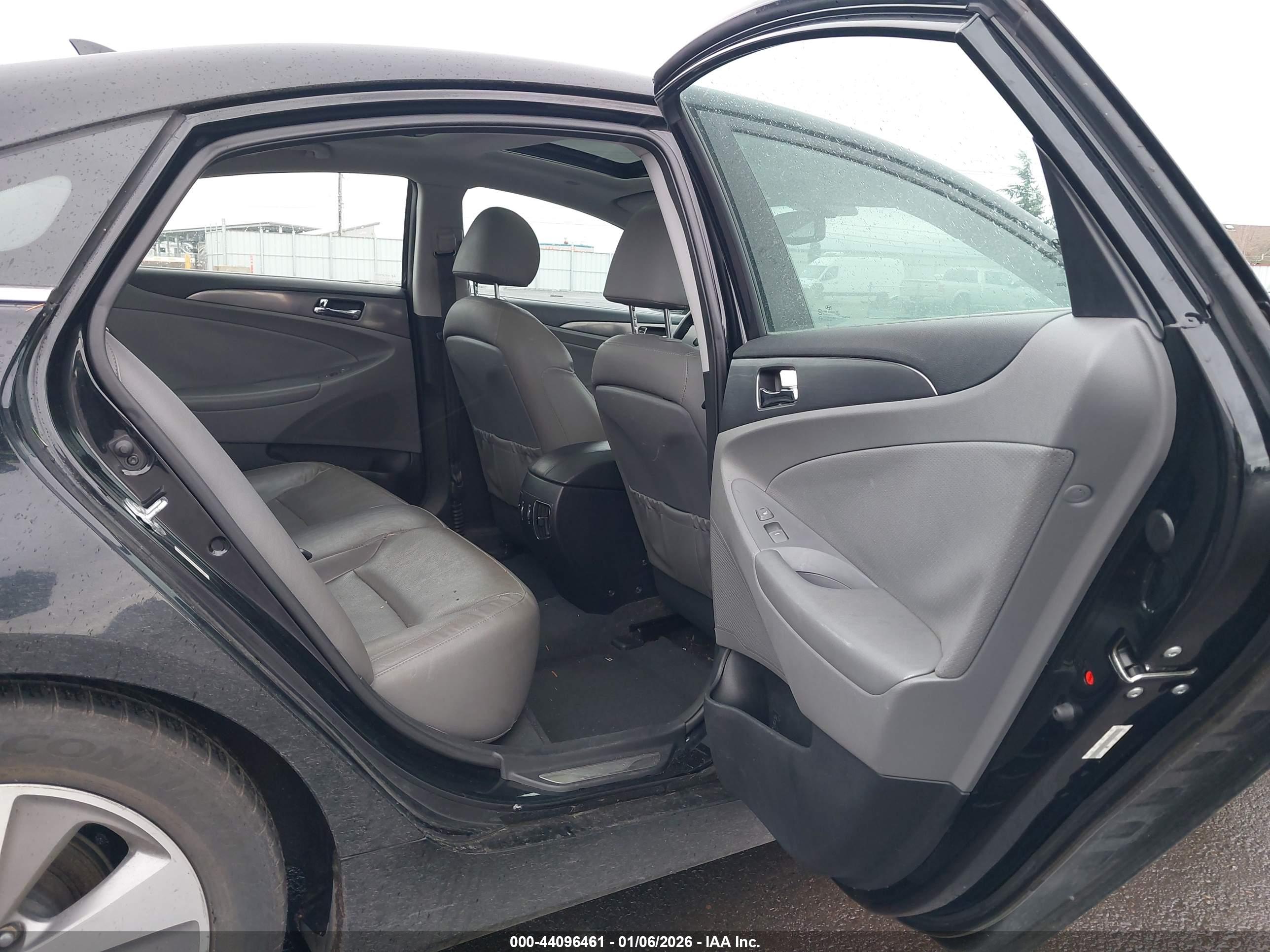 HYUNDAI SONATA image 8