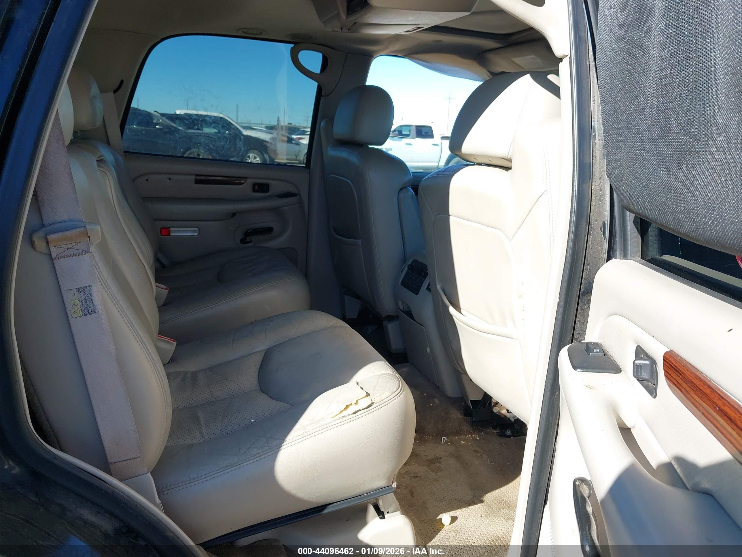 CADILLAC ESCALADE image 8