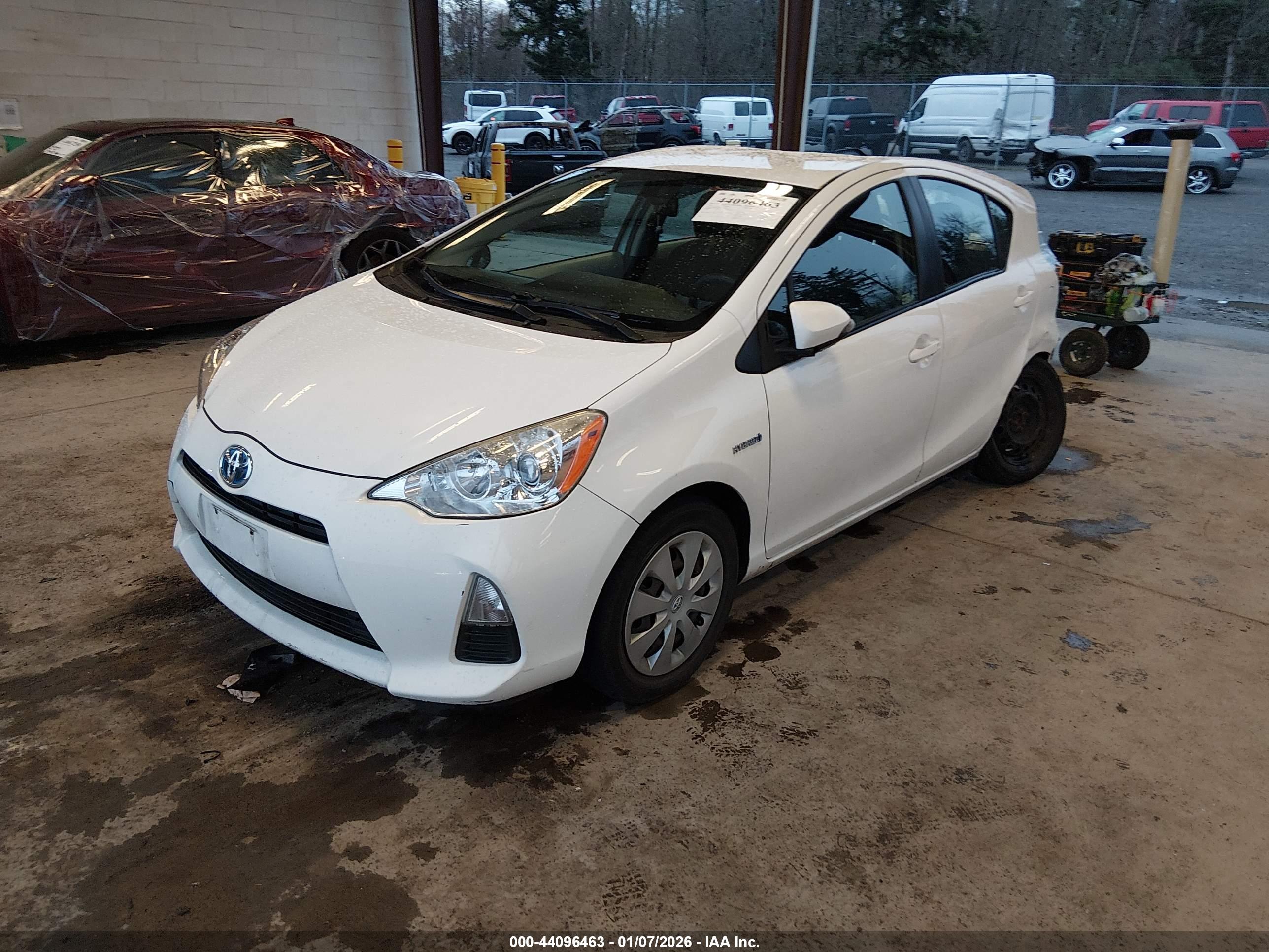 TOYOTA PRIUS image 2