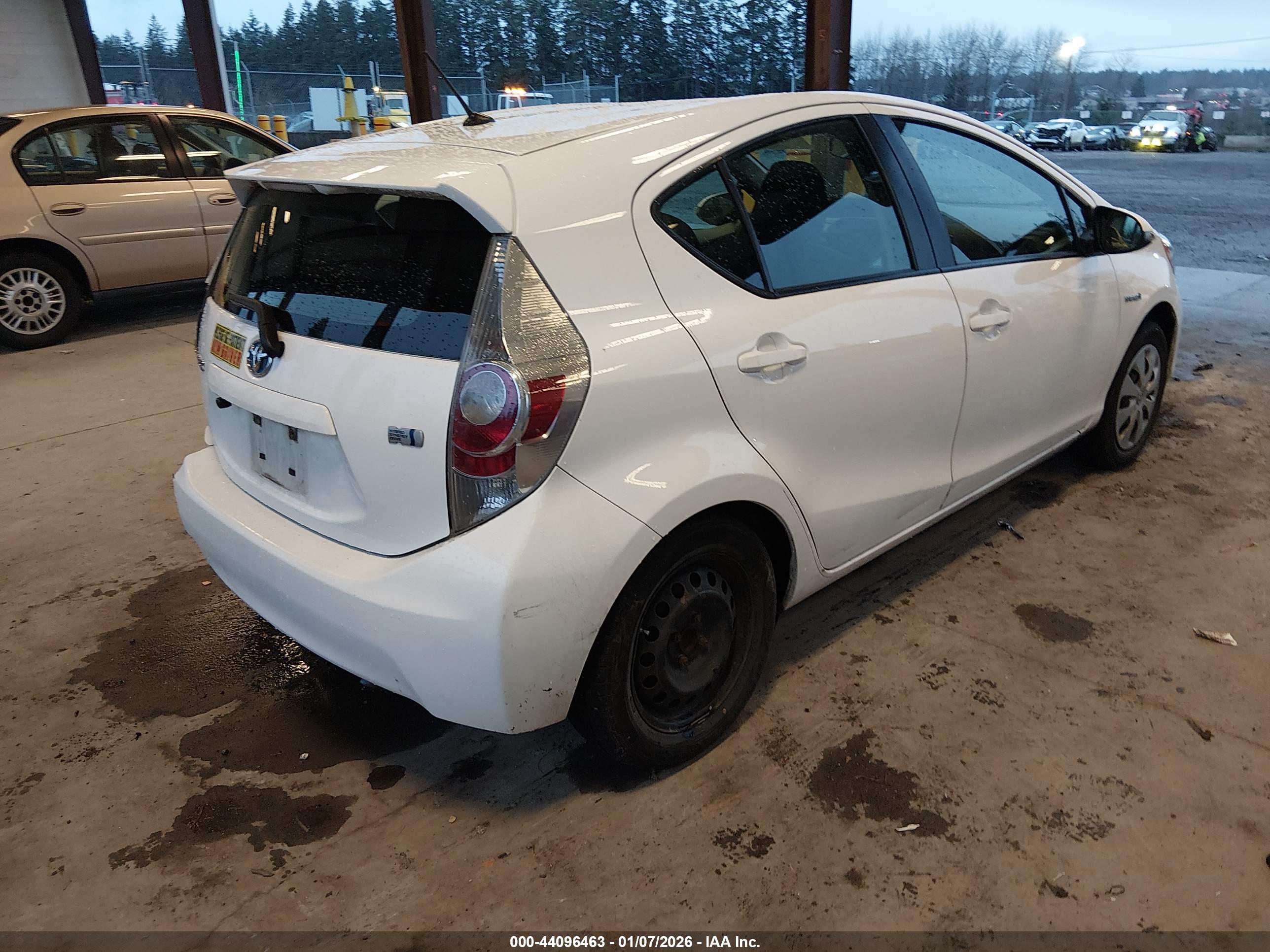 TOYOTA PRIUS image 4