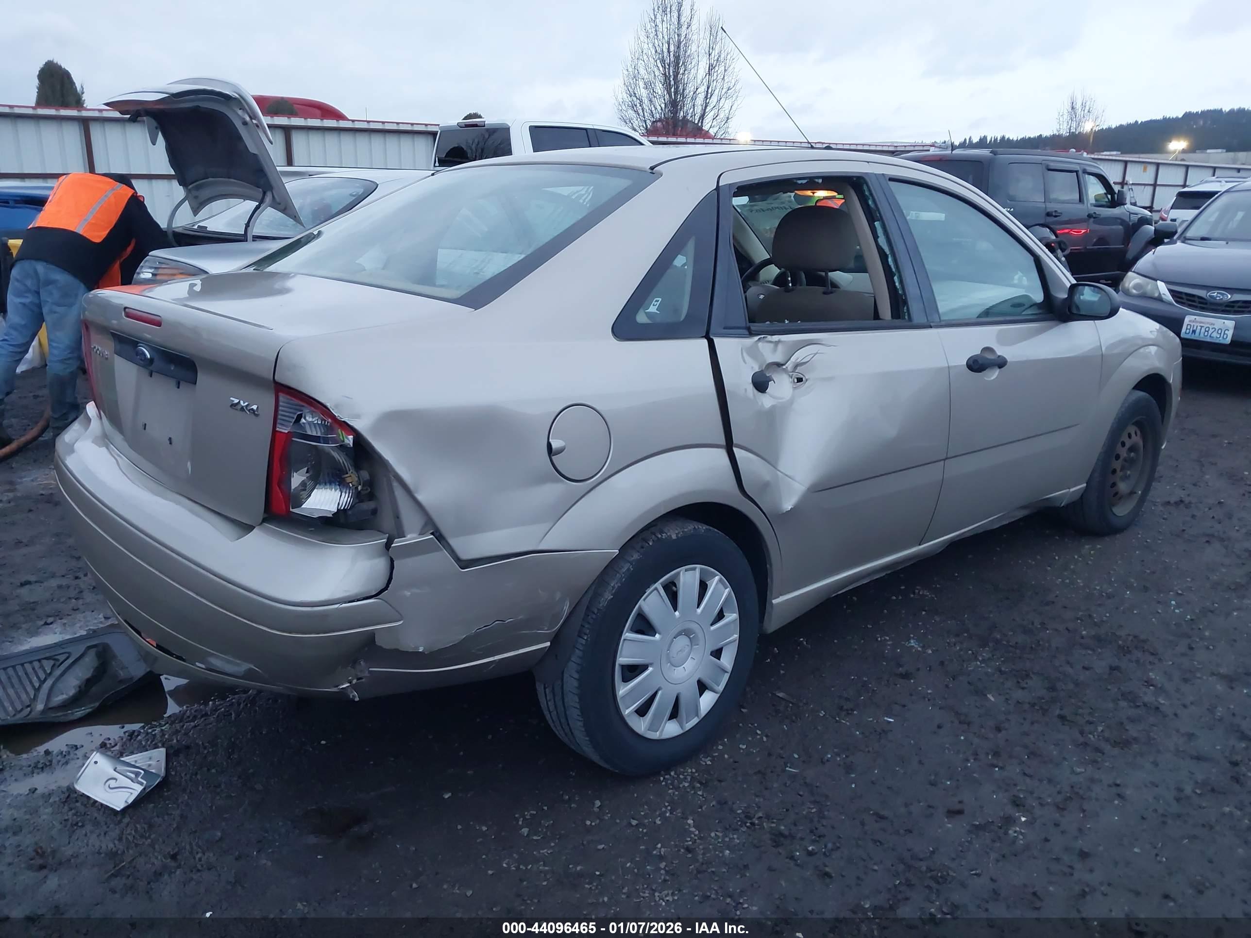 FORD FOCUS image 4