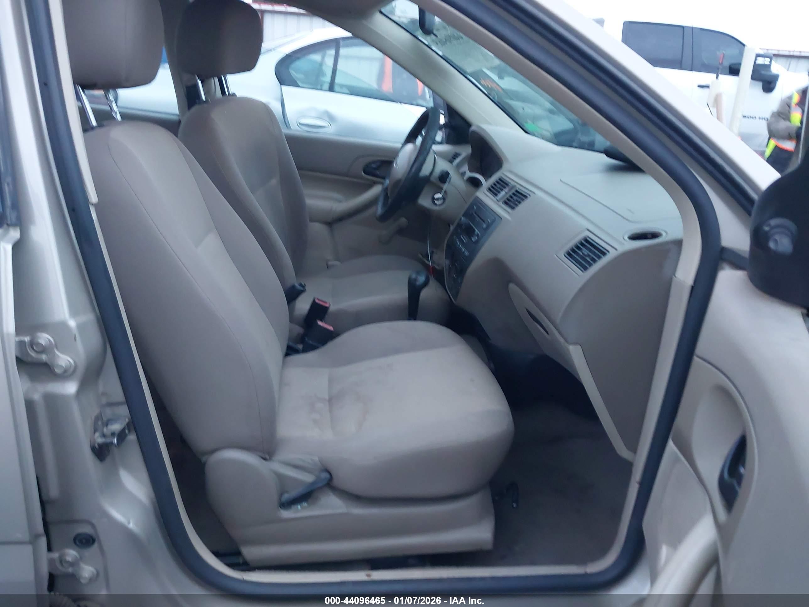 FORD FOCUS image 5