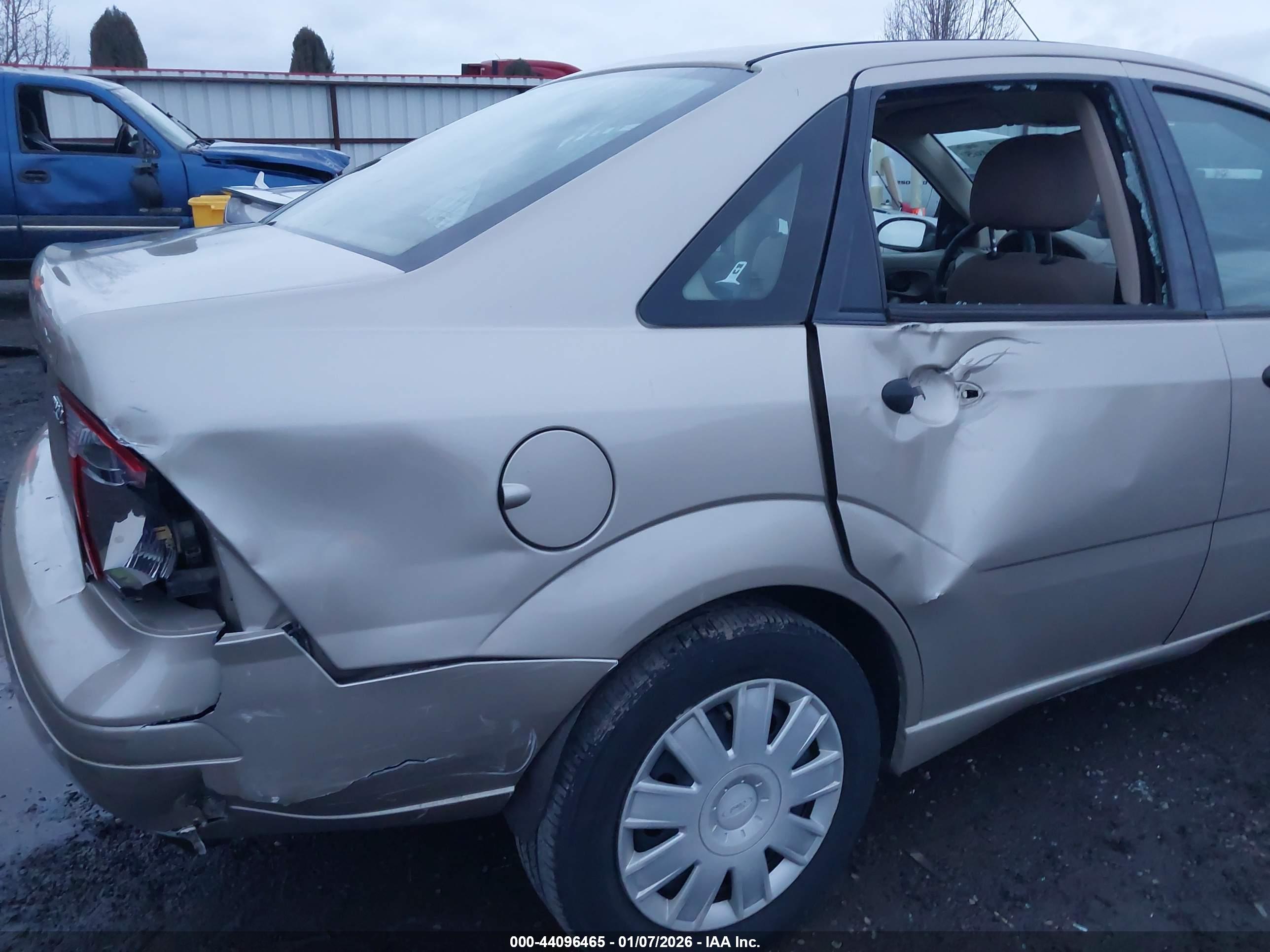 FORD FOCUS image 6